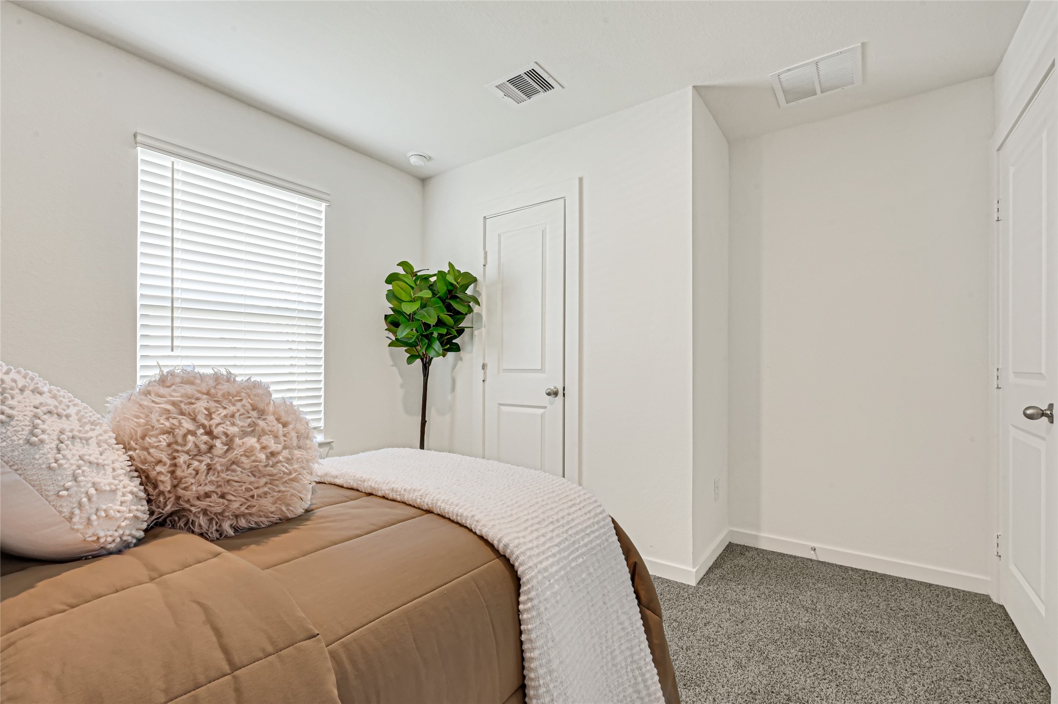 6722 Prairie Sky Drive Property Photo 35