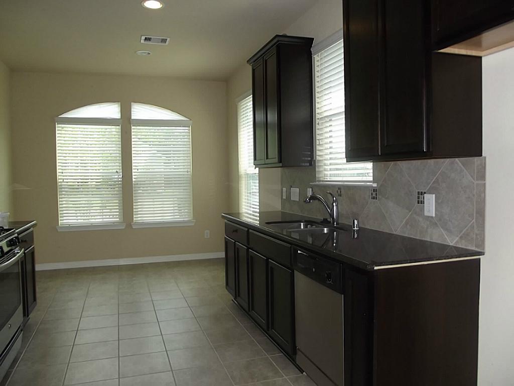 2801 Sand Dune Drive Property Photo 8