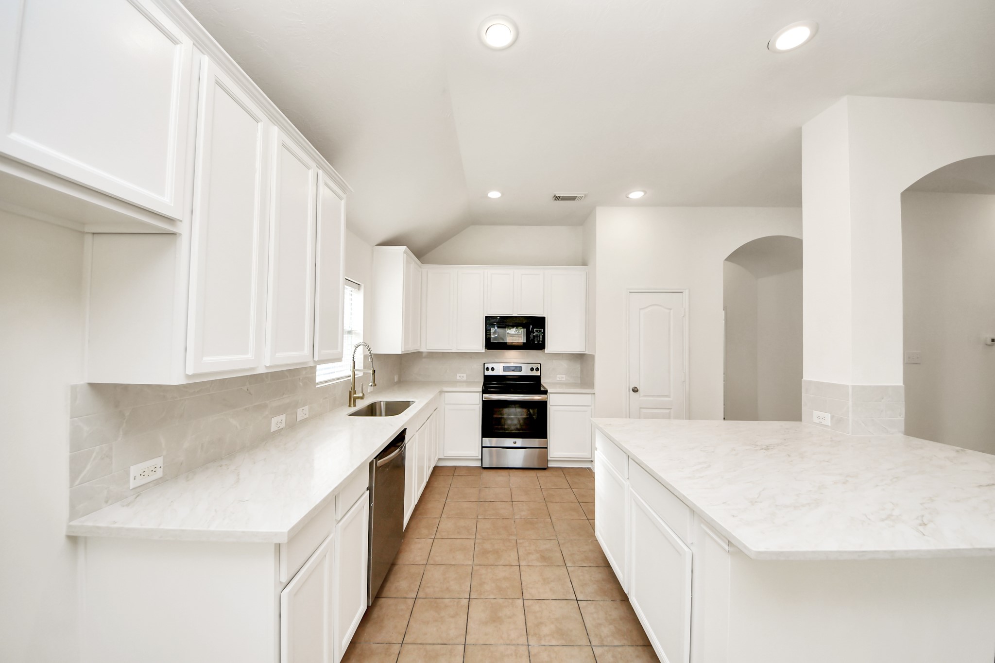 19122 Mission Manor Lane Property Photo 8