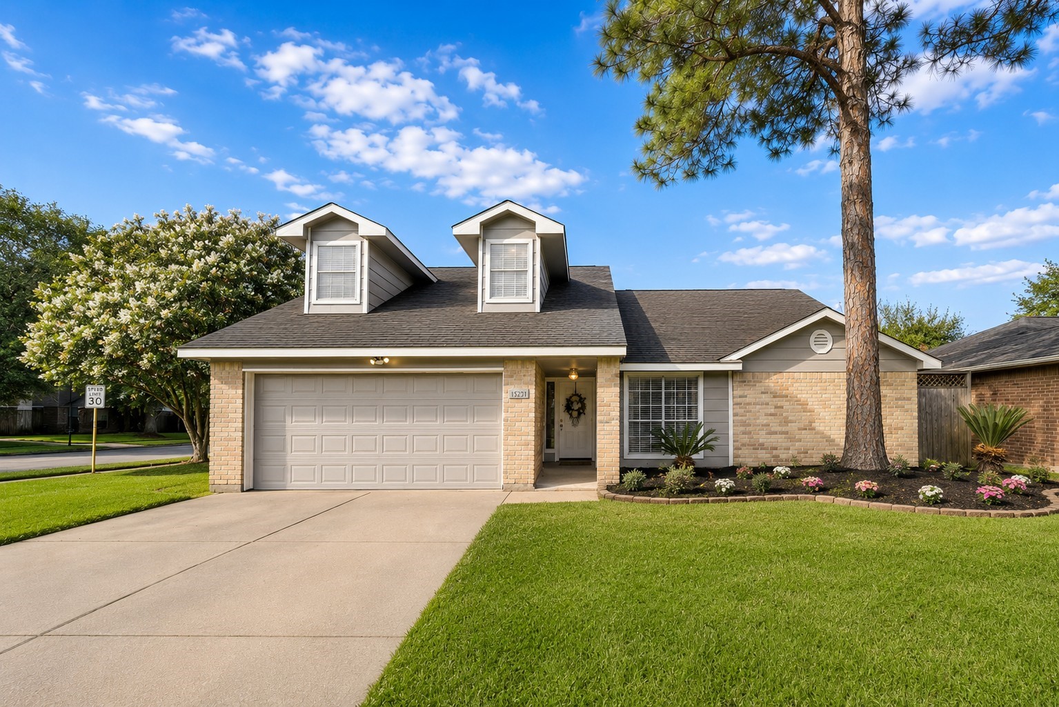 16826 Cobble Ridge Drive Property Photo 2