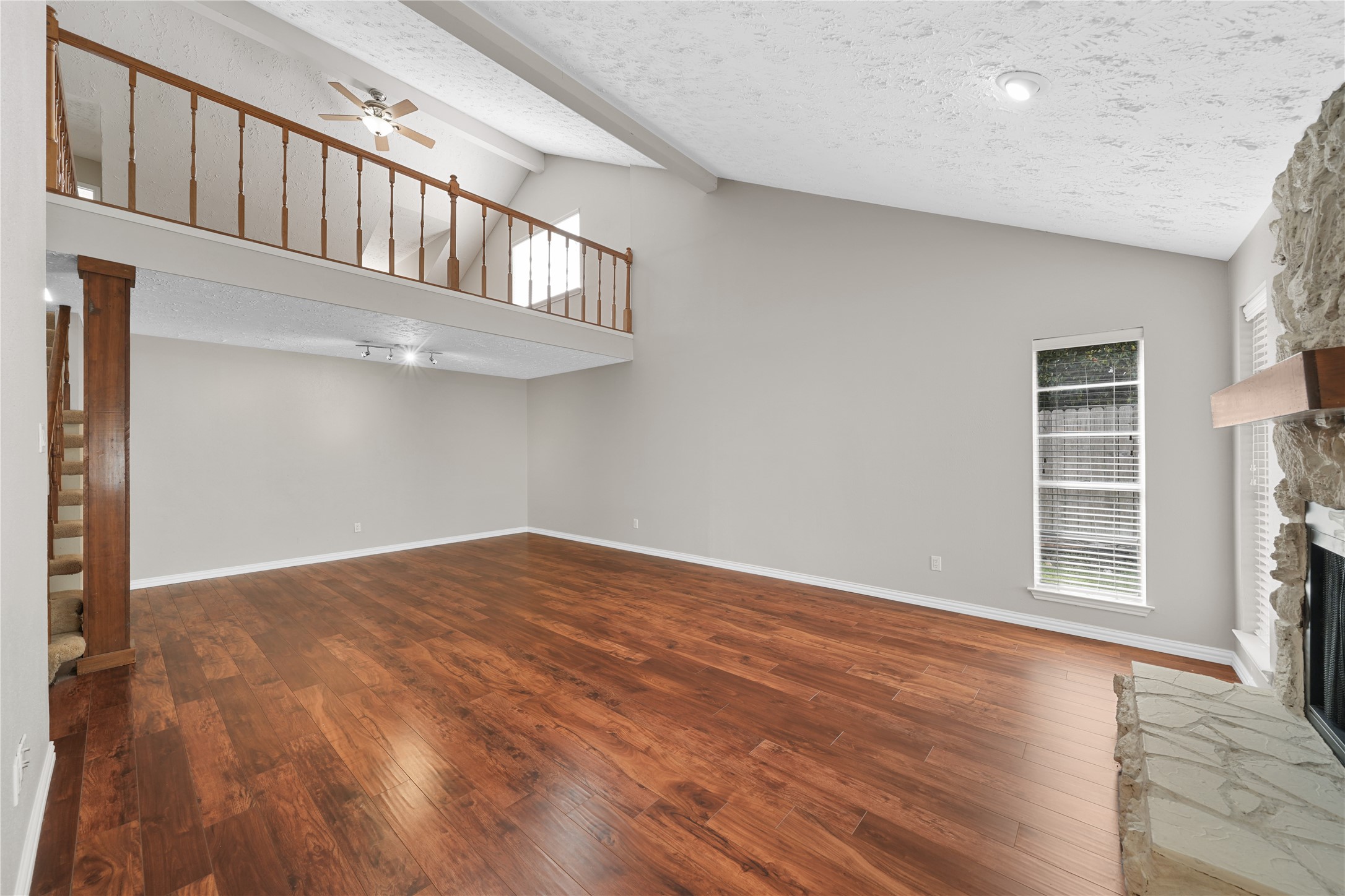 16826 Cobble Ridge Drive Property Photo 3