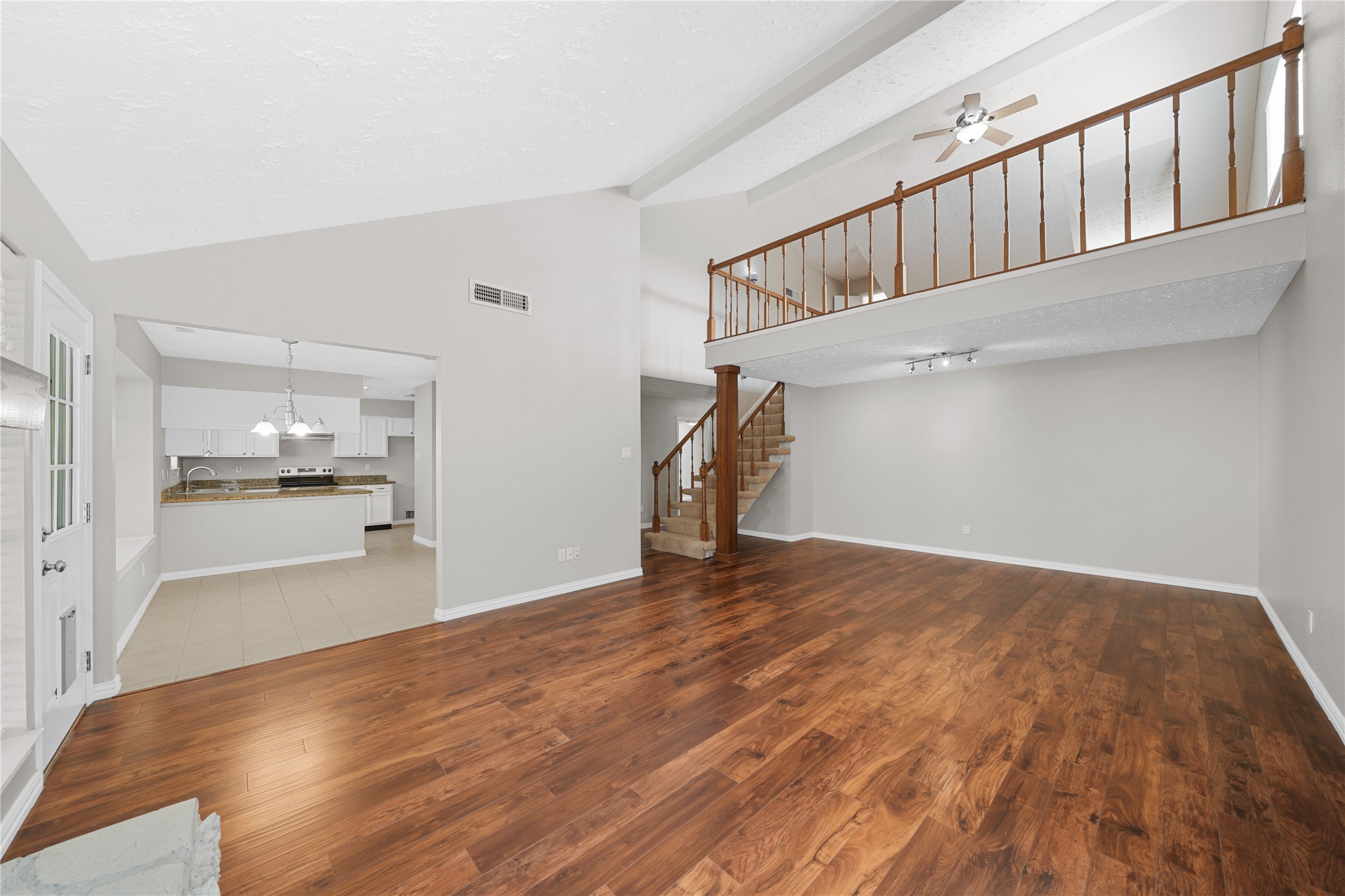 16826 Cobble Ridge Drive Property Photo 4
