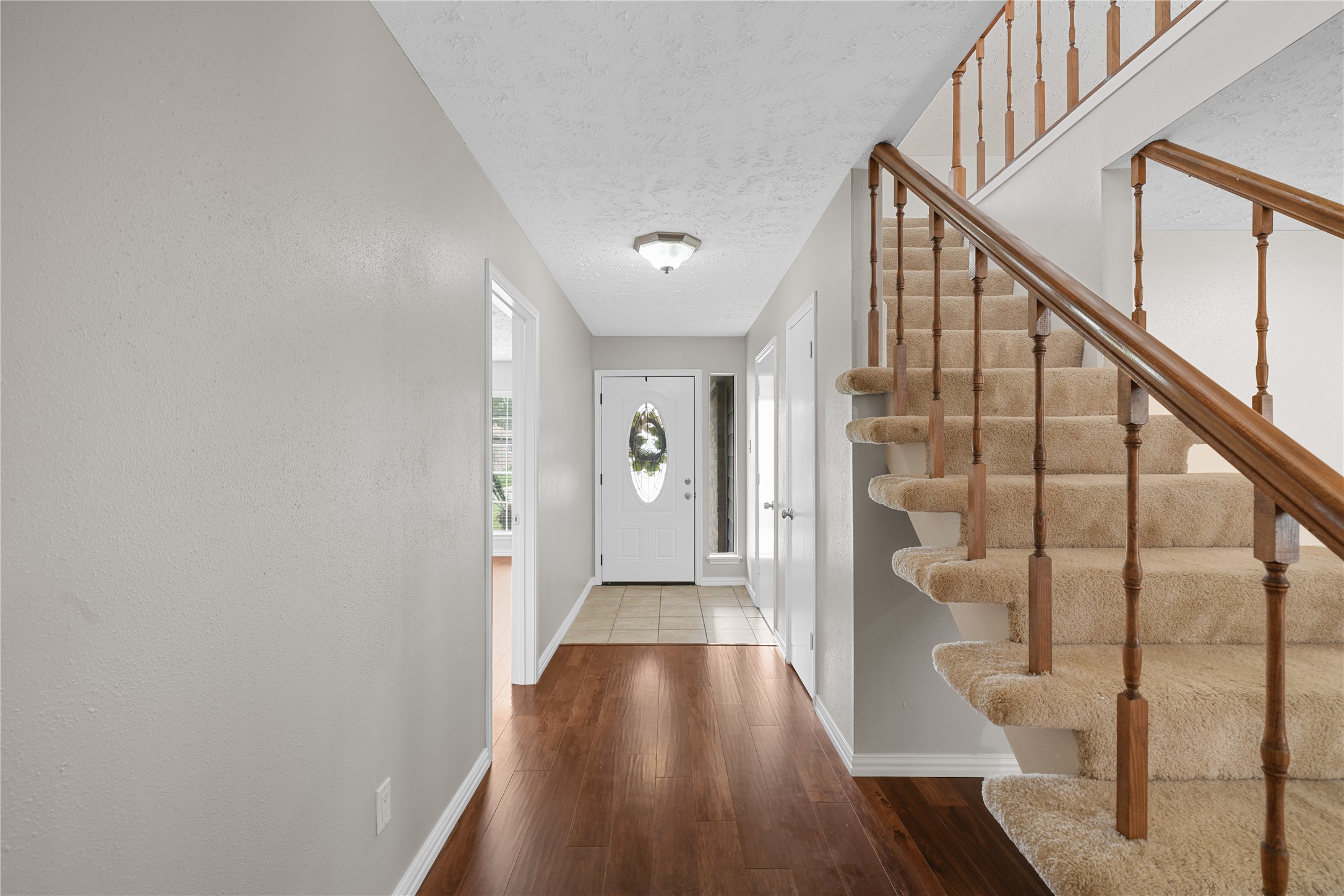 16826 Cobble Ridge Drive Property Photo 5