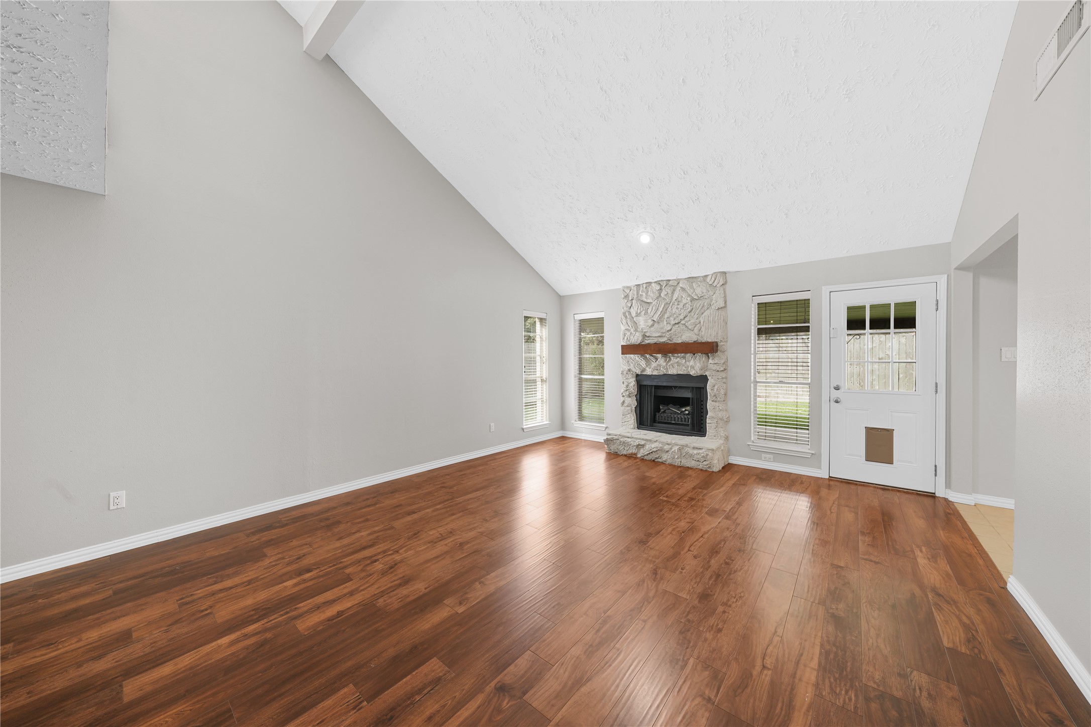 16826 Cobble Ridge Drive Property Photo 7