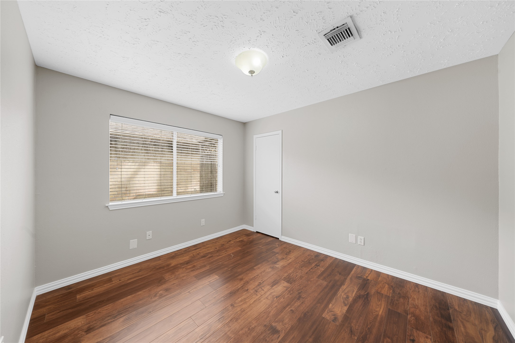 16826 Cobble Ridge Drive Property Photo 24