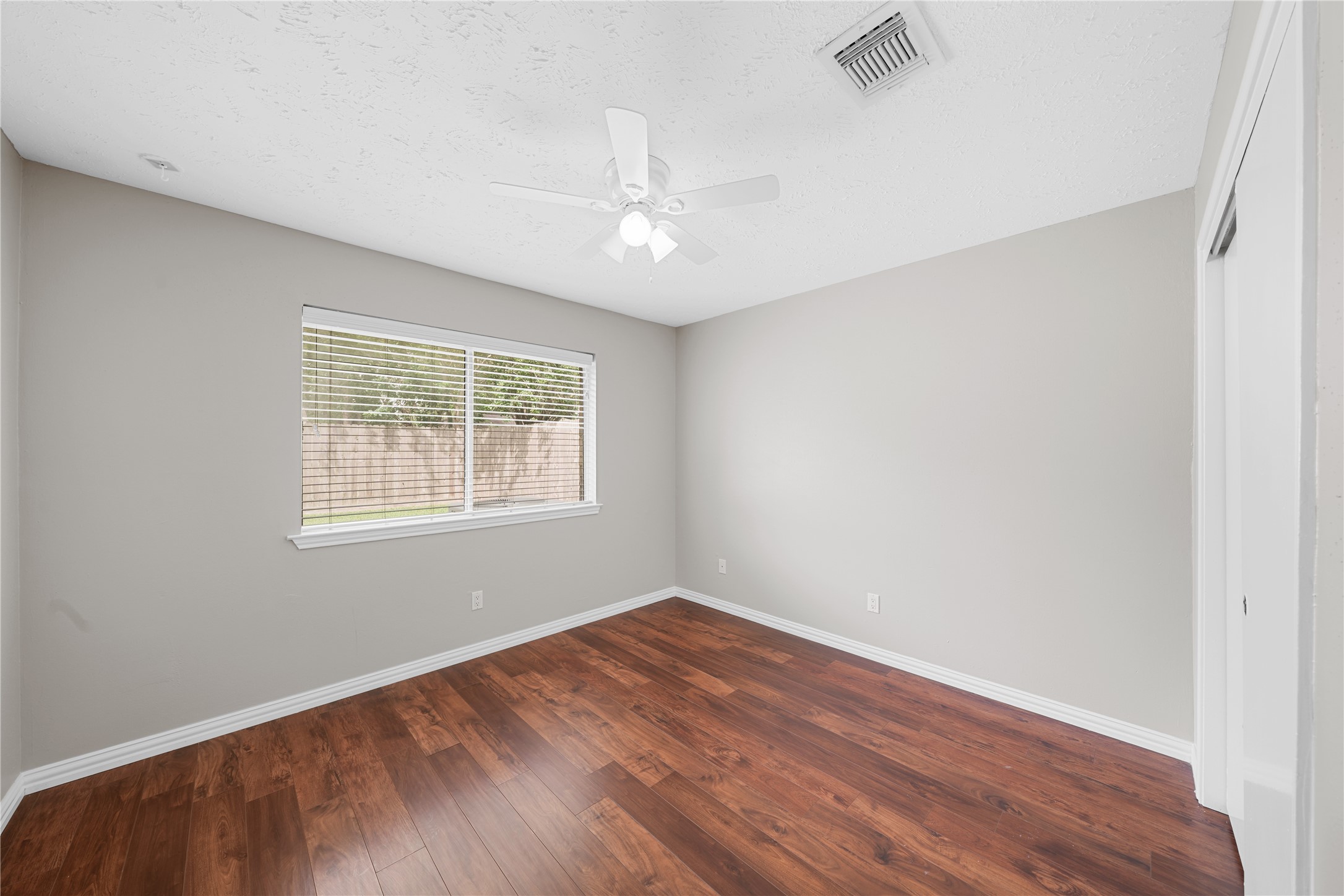 16826 Cobble Ridge Drive Property Photo 27