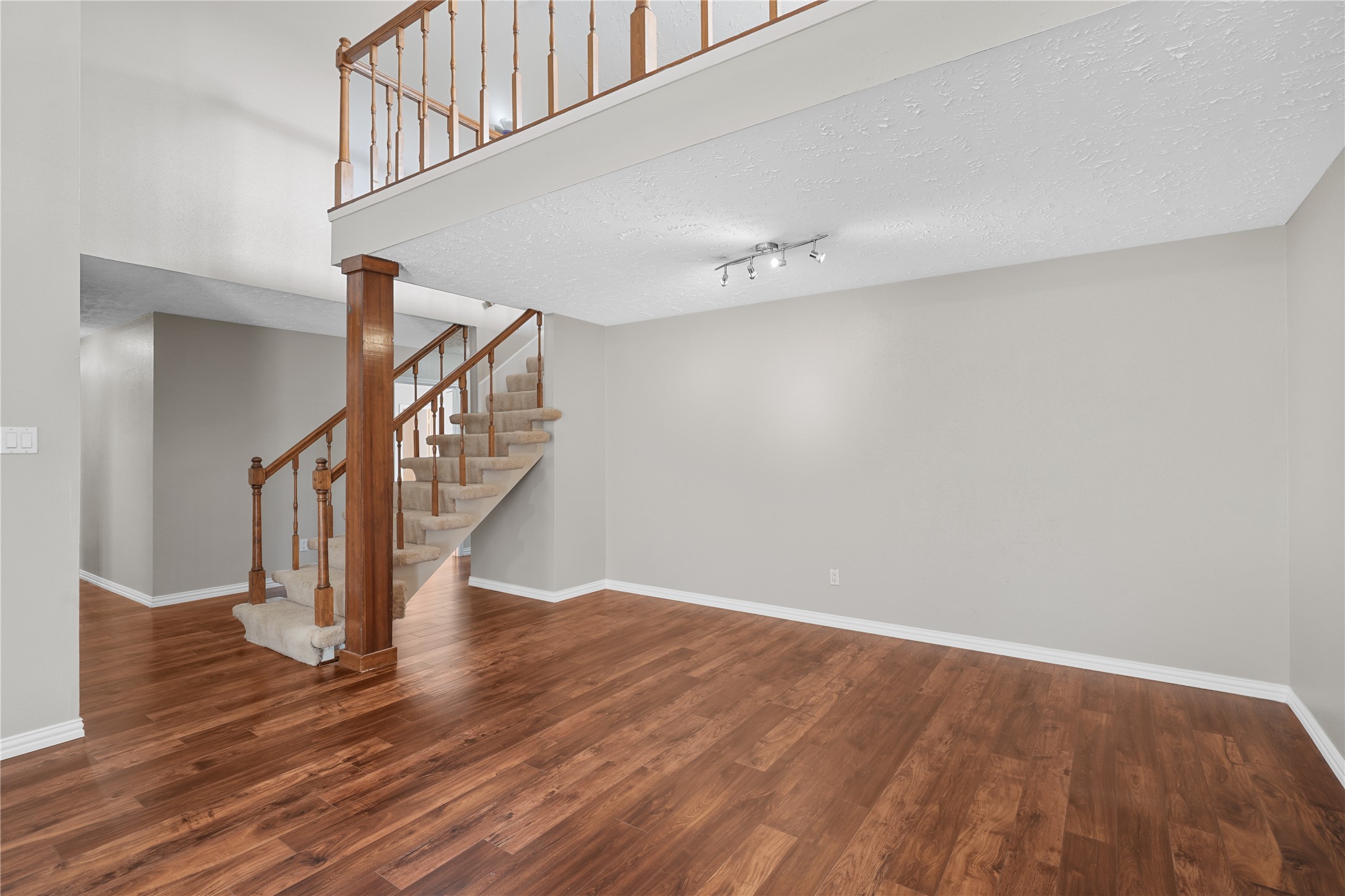 16826 Cobble Ridge Drive Property Photo 28