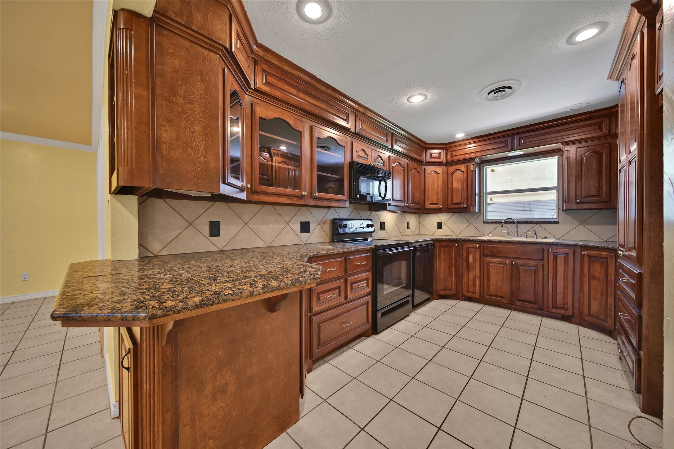 202 Hammond Loop Property Photo 12