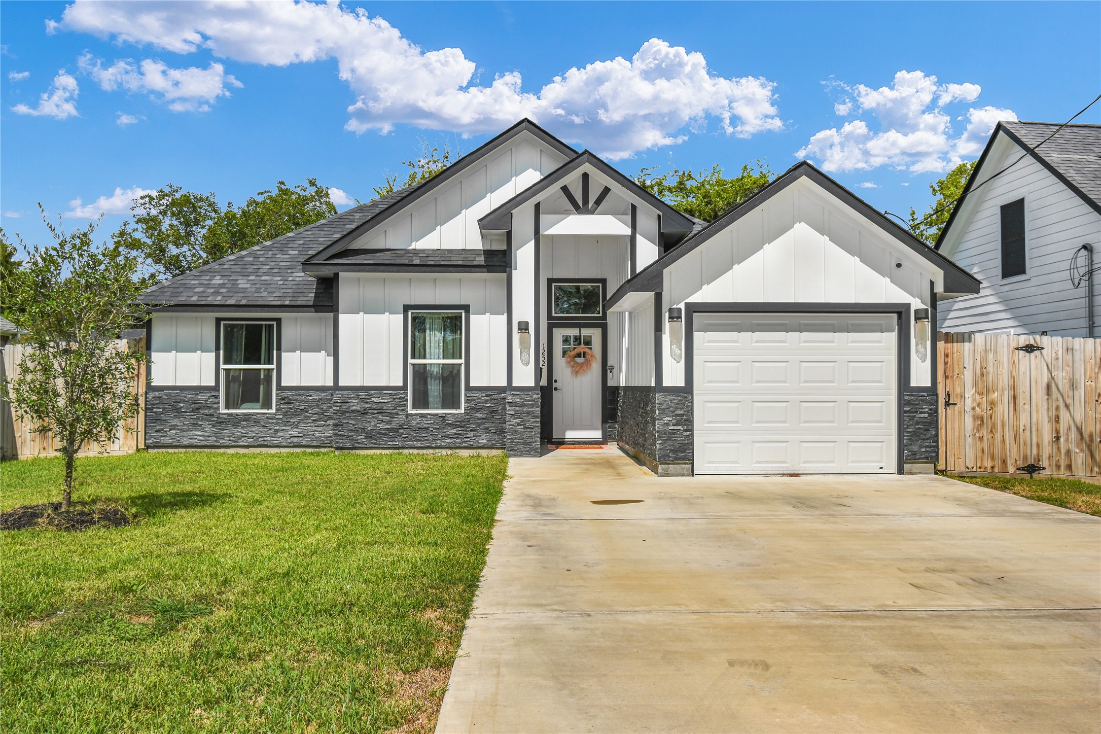 1252 2nd Street Property Photo 1