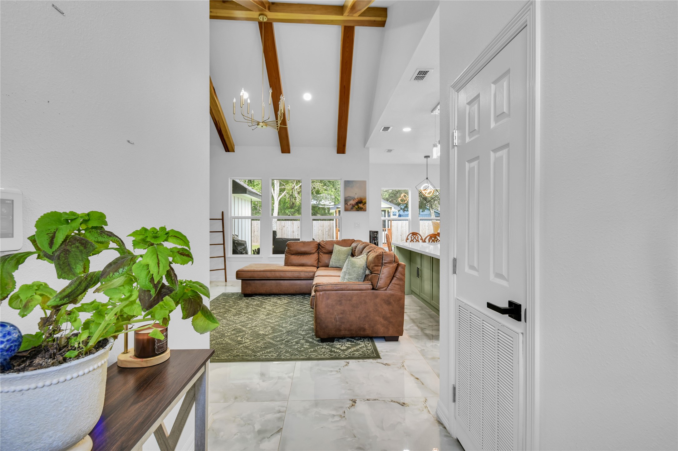 1252 2nd Street Property Photo 4