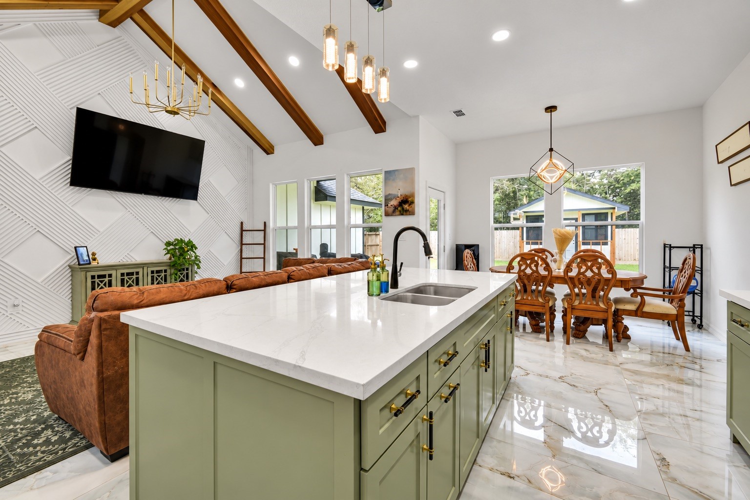 1252 2nd Street Property Photo 11