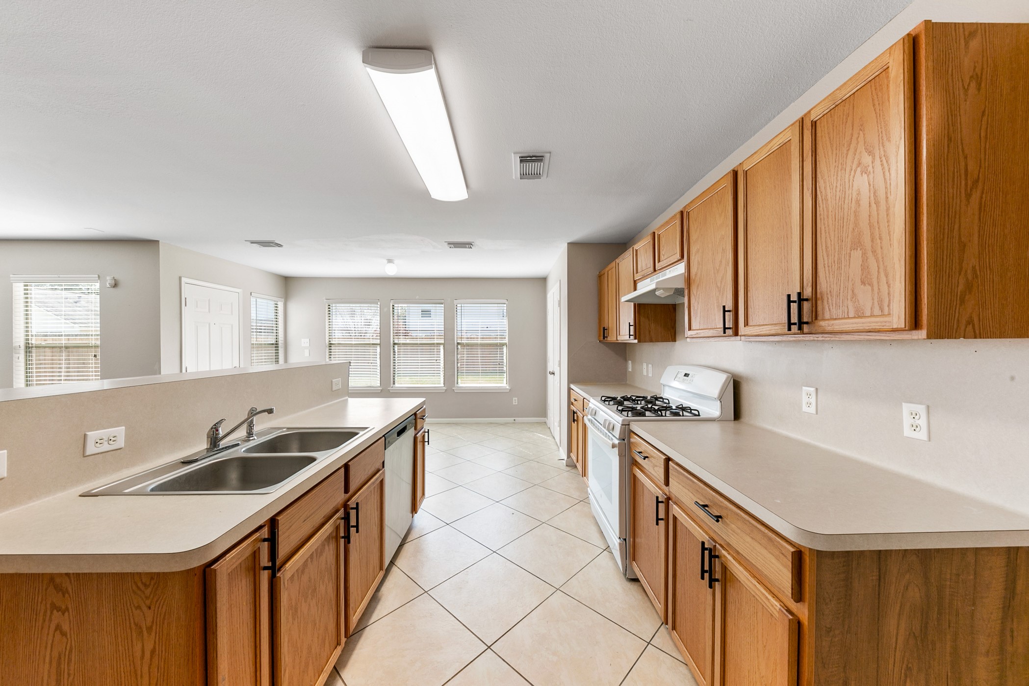 16143 Dawn Marie Lane Property Photo 12
