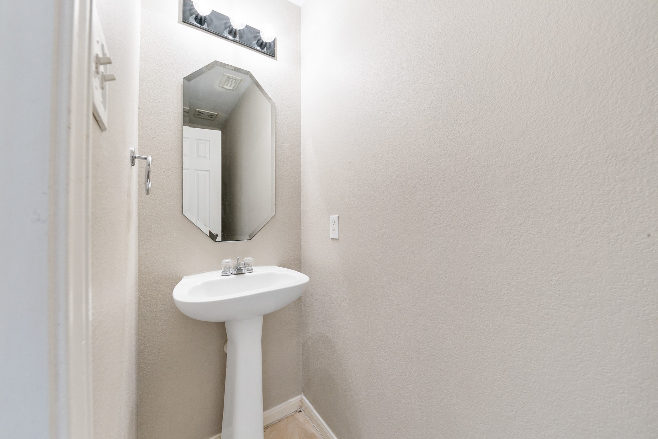 16143 Dawn Marie Lane Property Photo 13