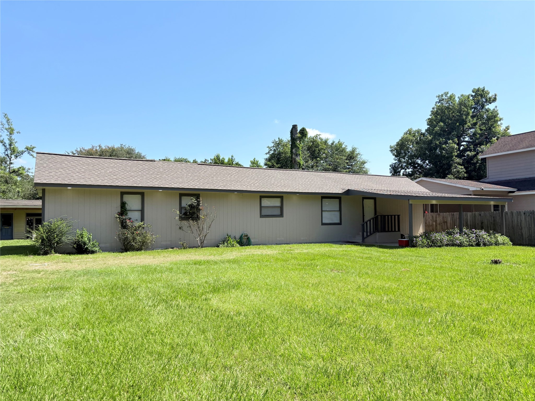 17807 Dean Court Property Photo 2