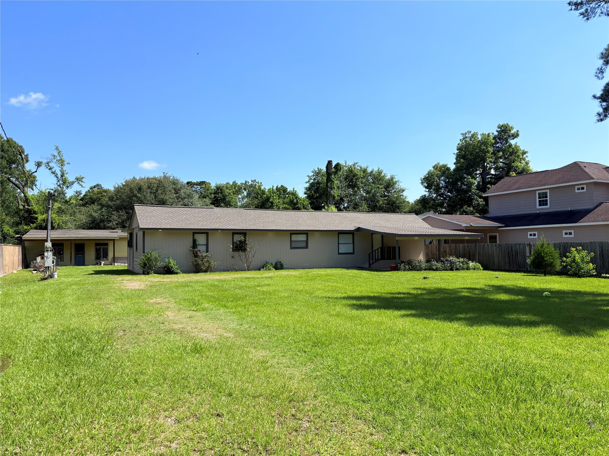 17807 Dean Court Property Photo 3