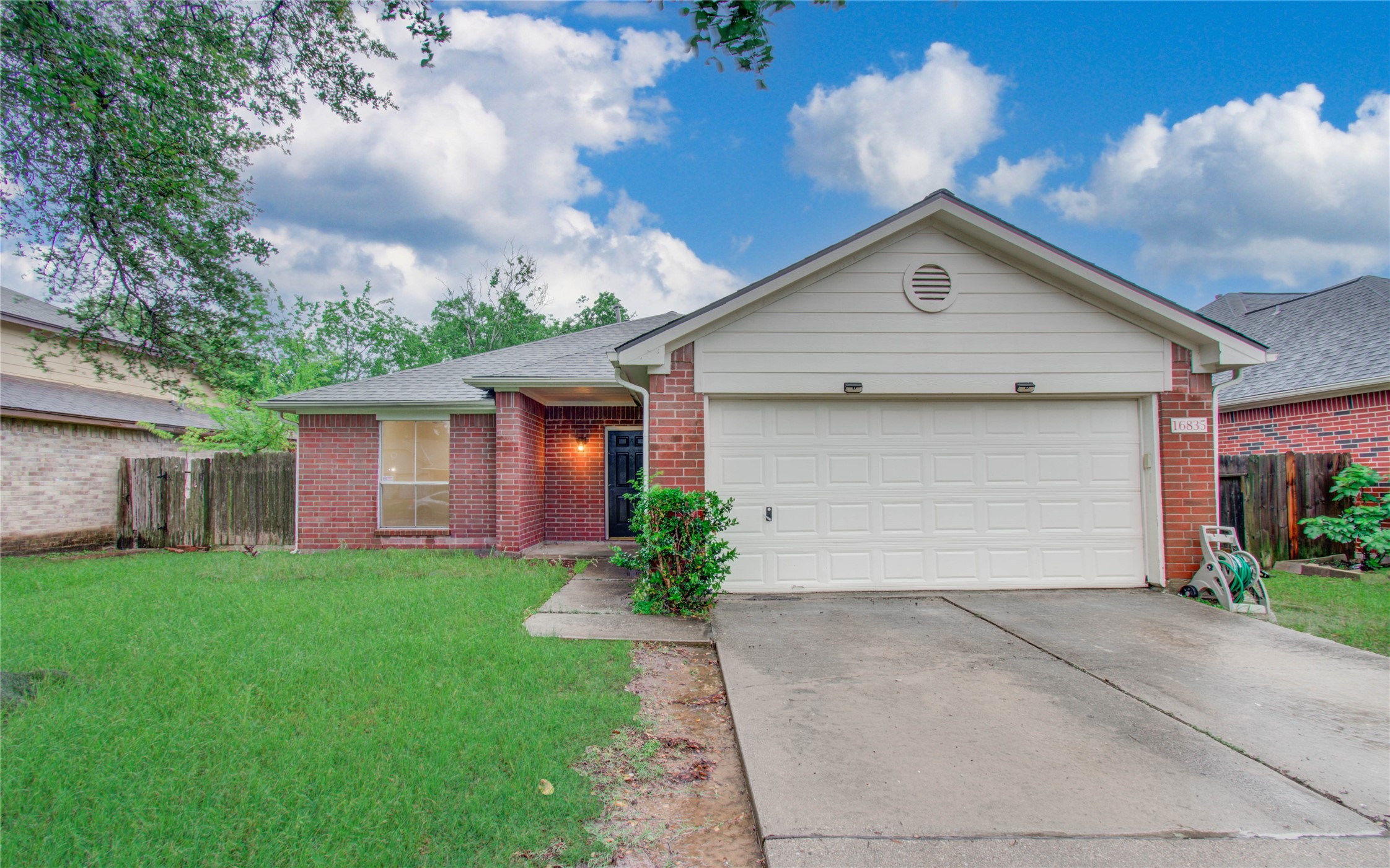 16835 Carbridge Drive Property Photo 4