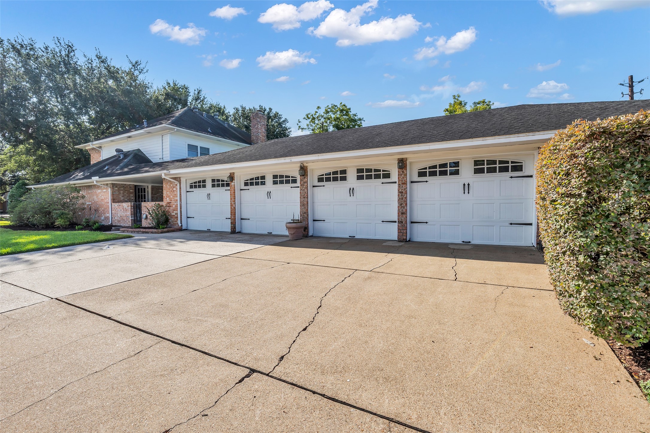 1302 Minchen Drive Property Photo 5