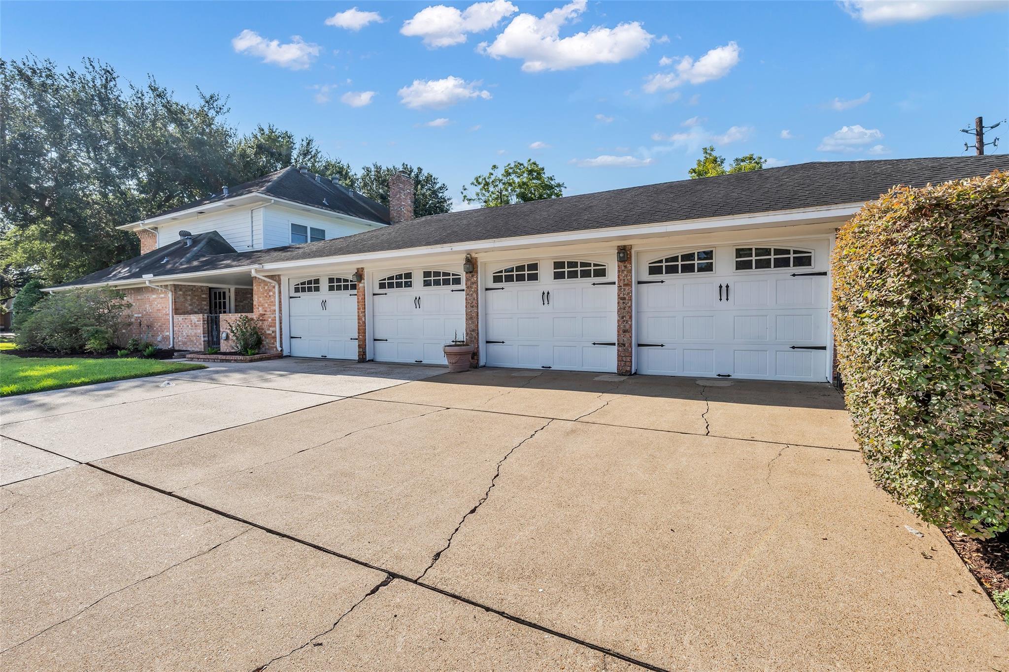 1302 Minchen Drive Property Photo 5