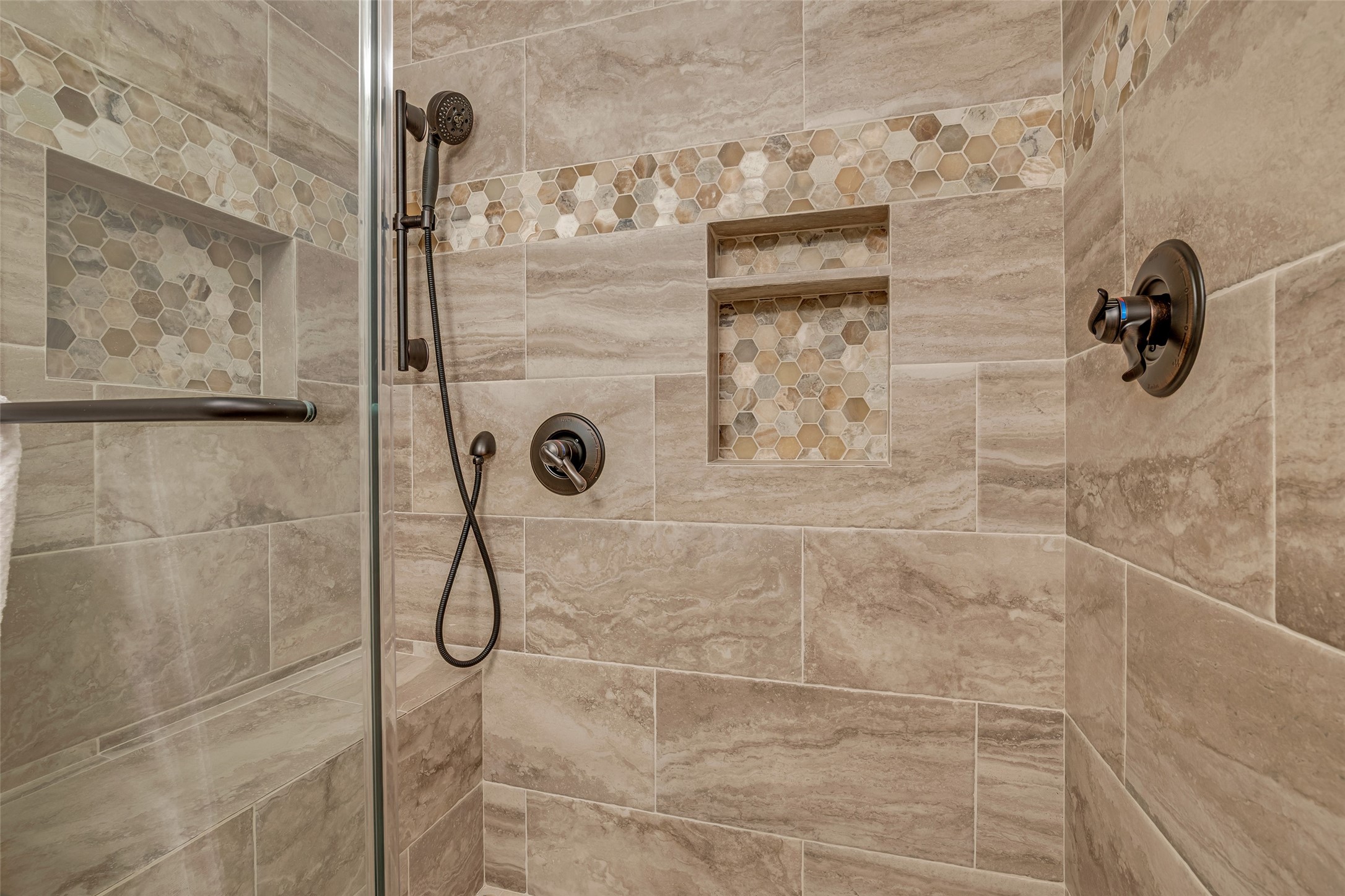 1302 Minchen Drive Property Photo 12