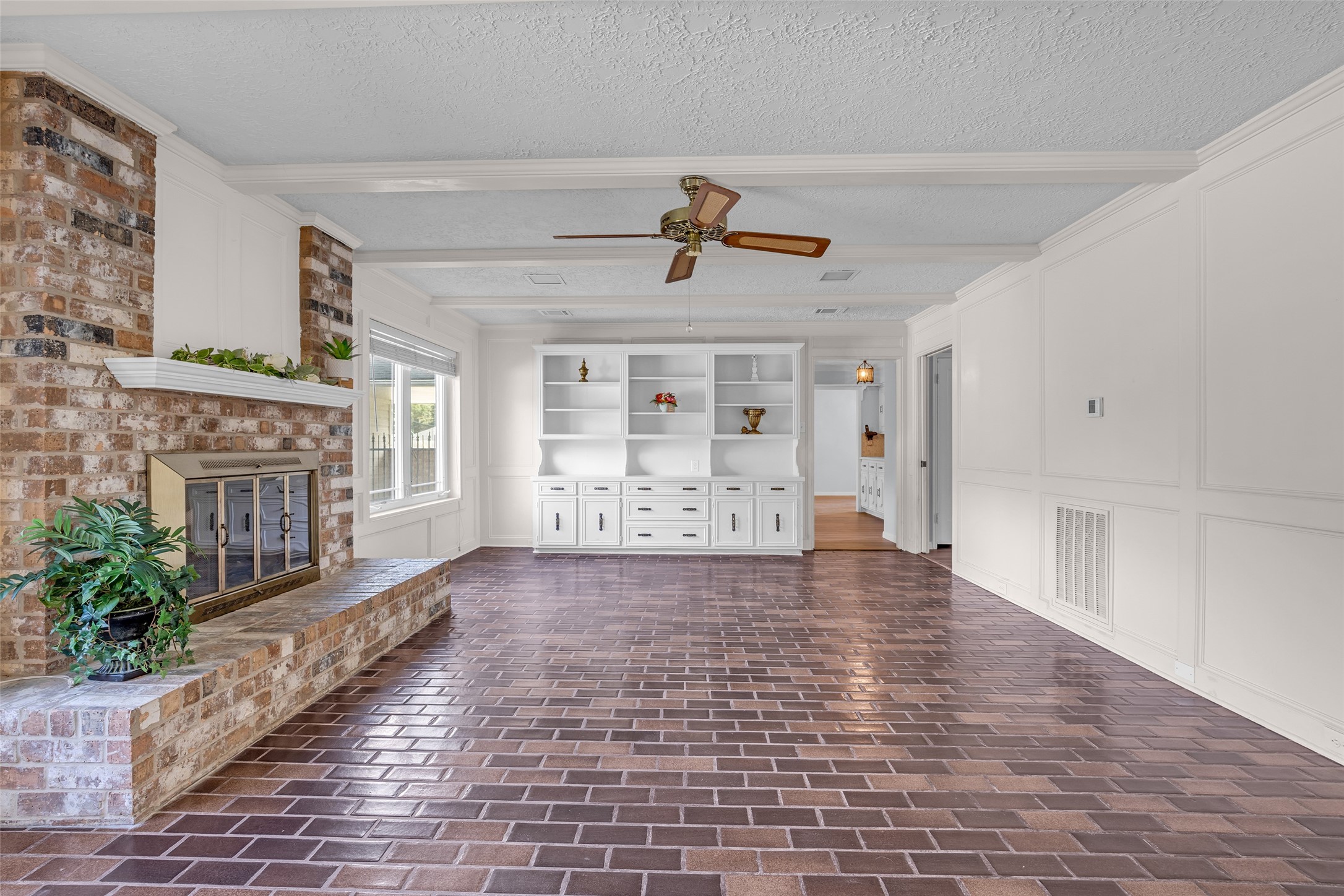 1302 Minchen Drive Property Photo 28