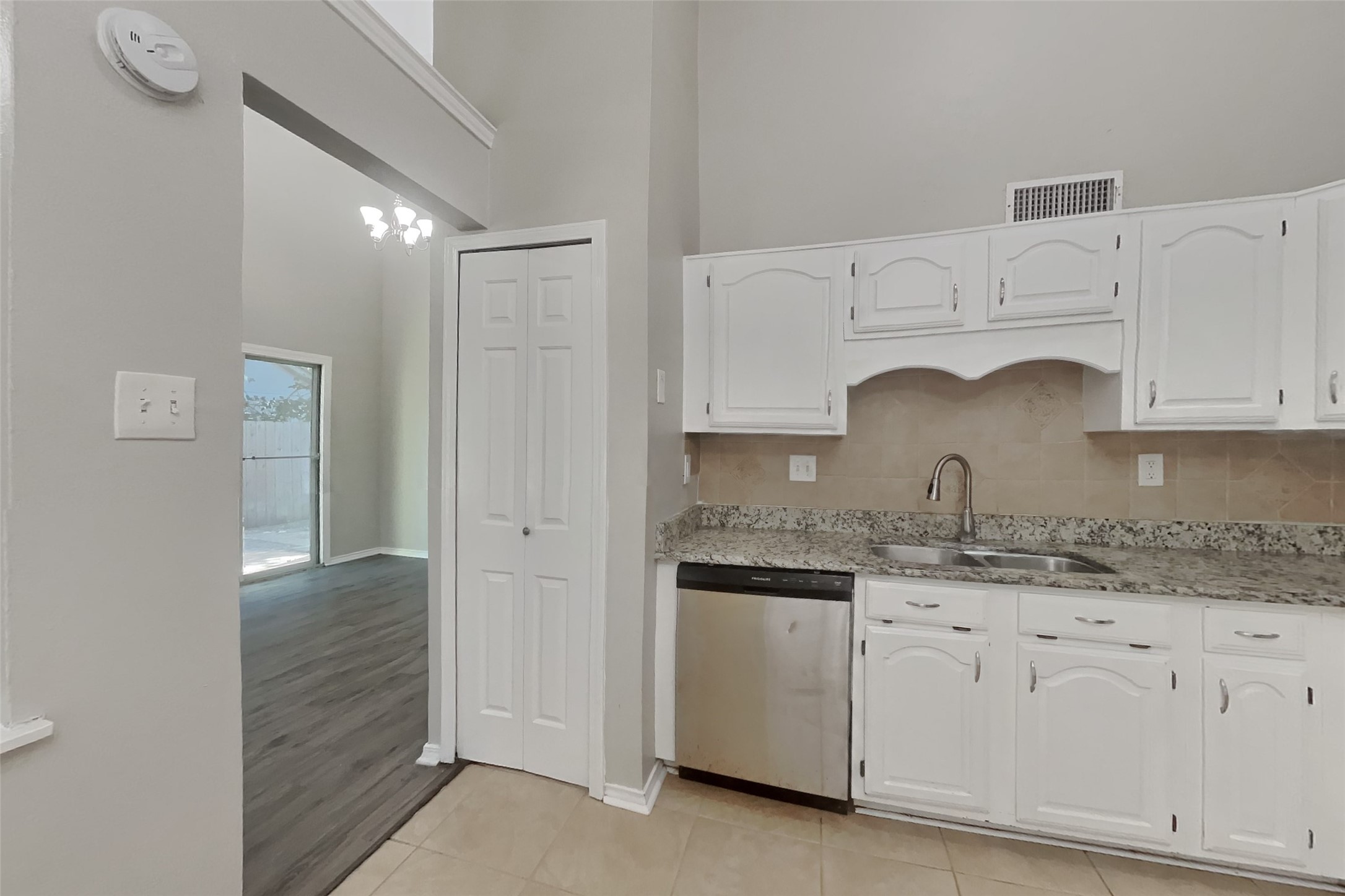 10115 Prospect Hill Drive Property Photo 5