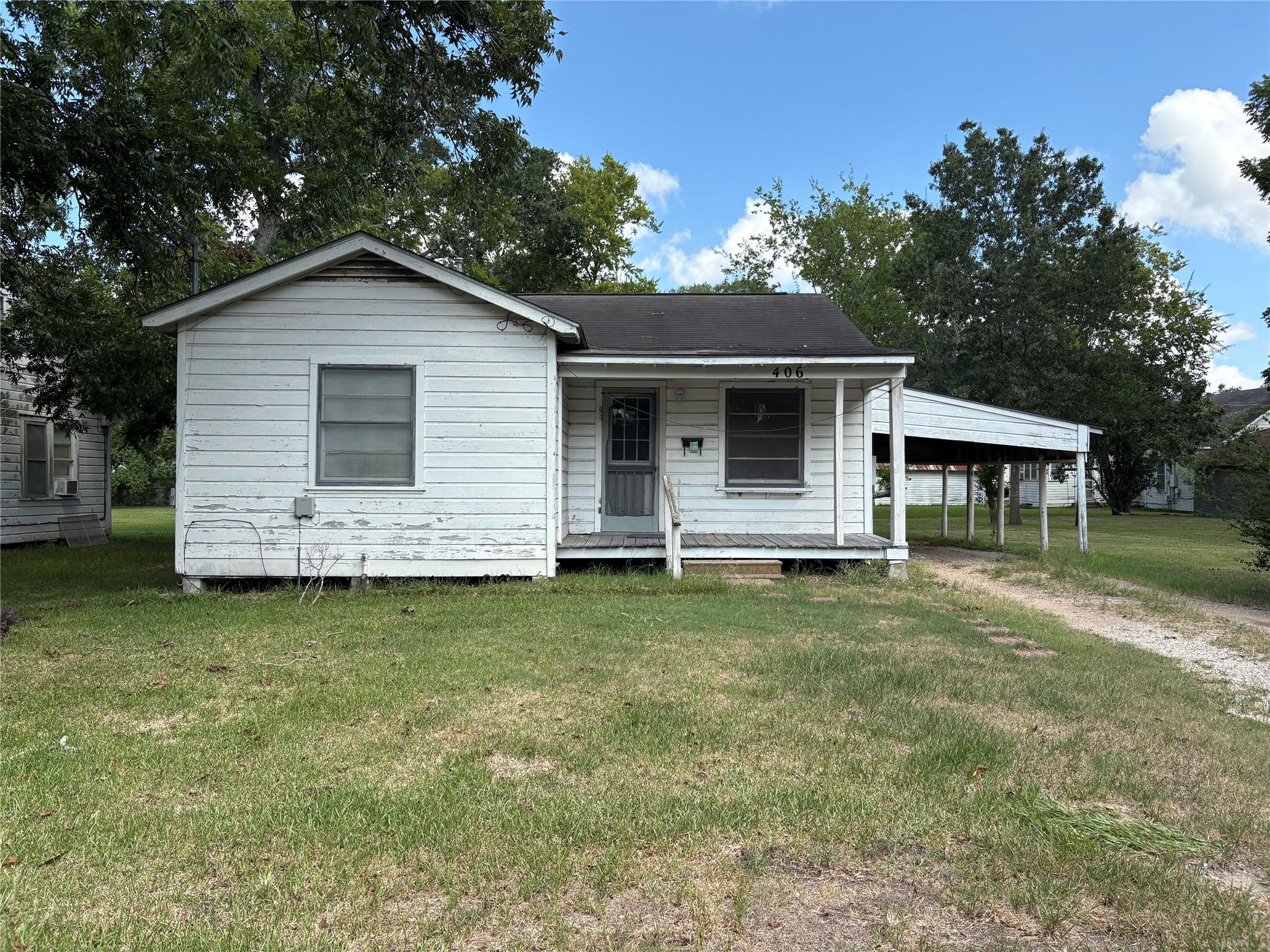 406 Omega Property Photo 1