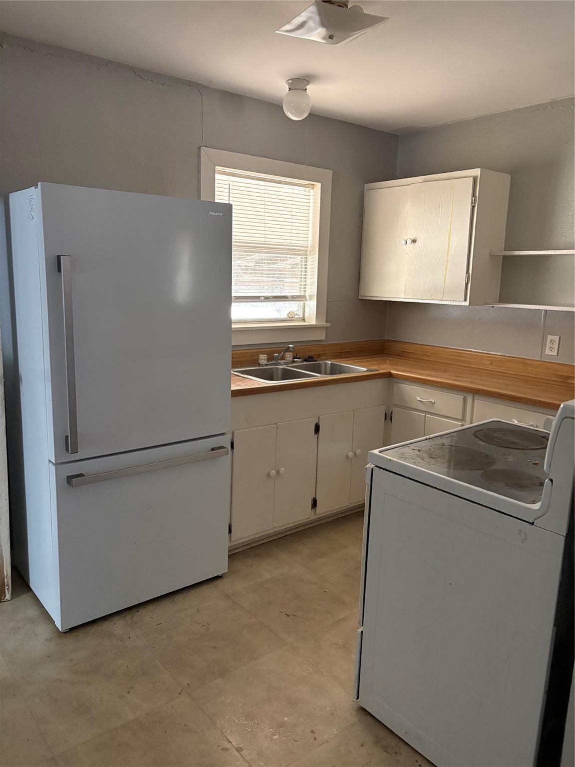 406 Omega Property Photo 9