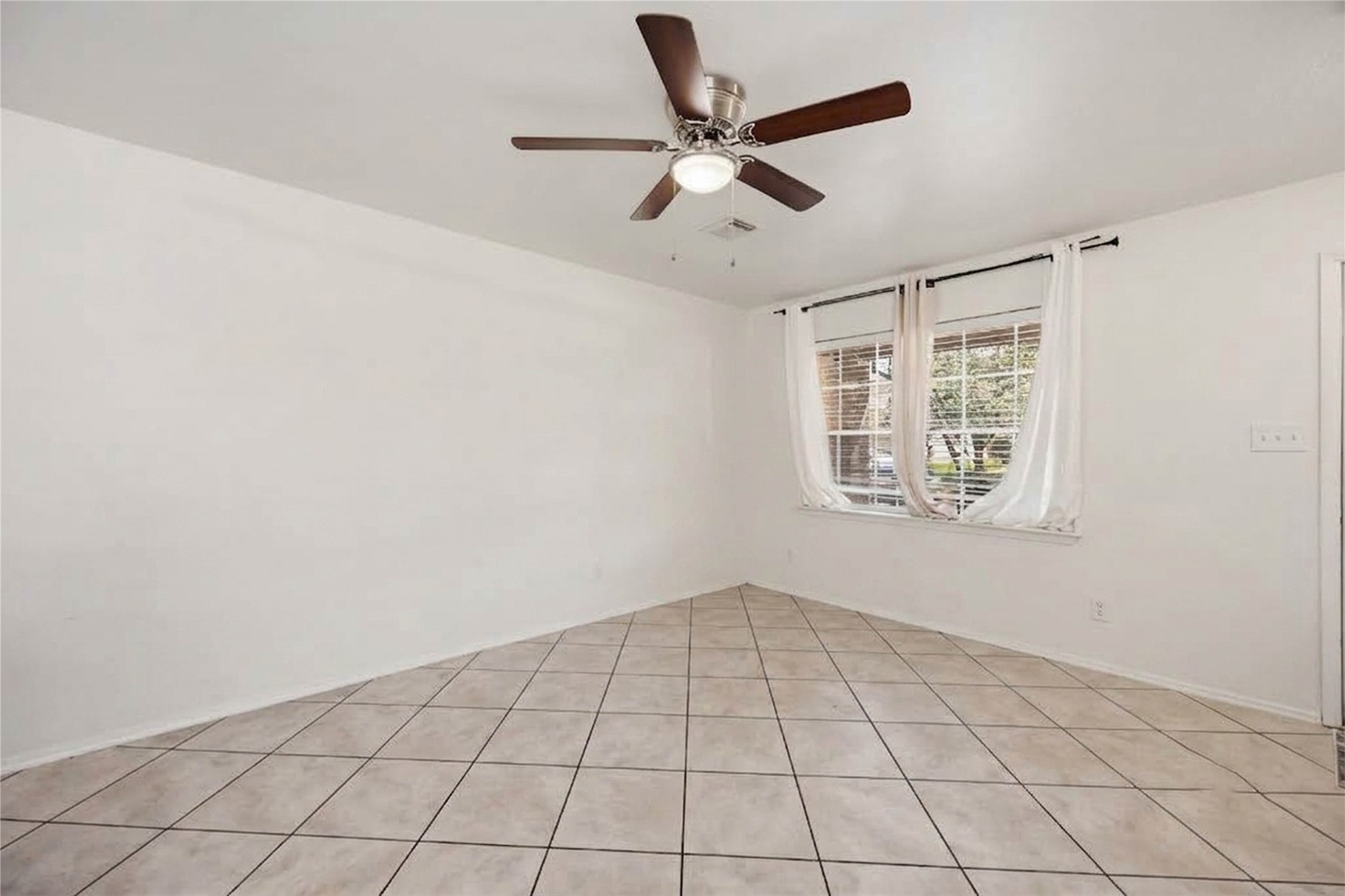 5735 Clerkenwell Drive Property Photo 13