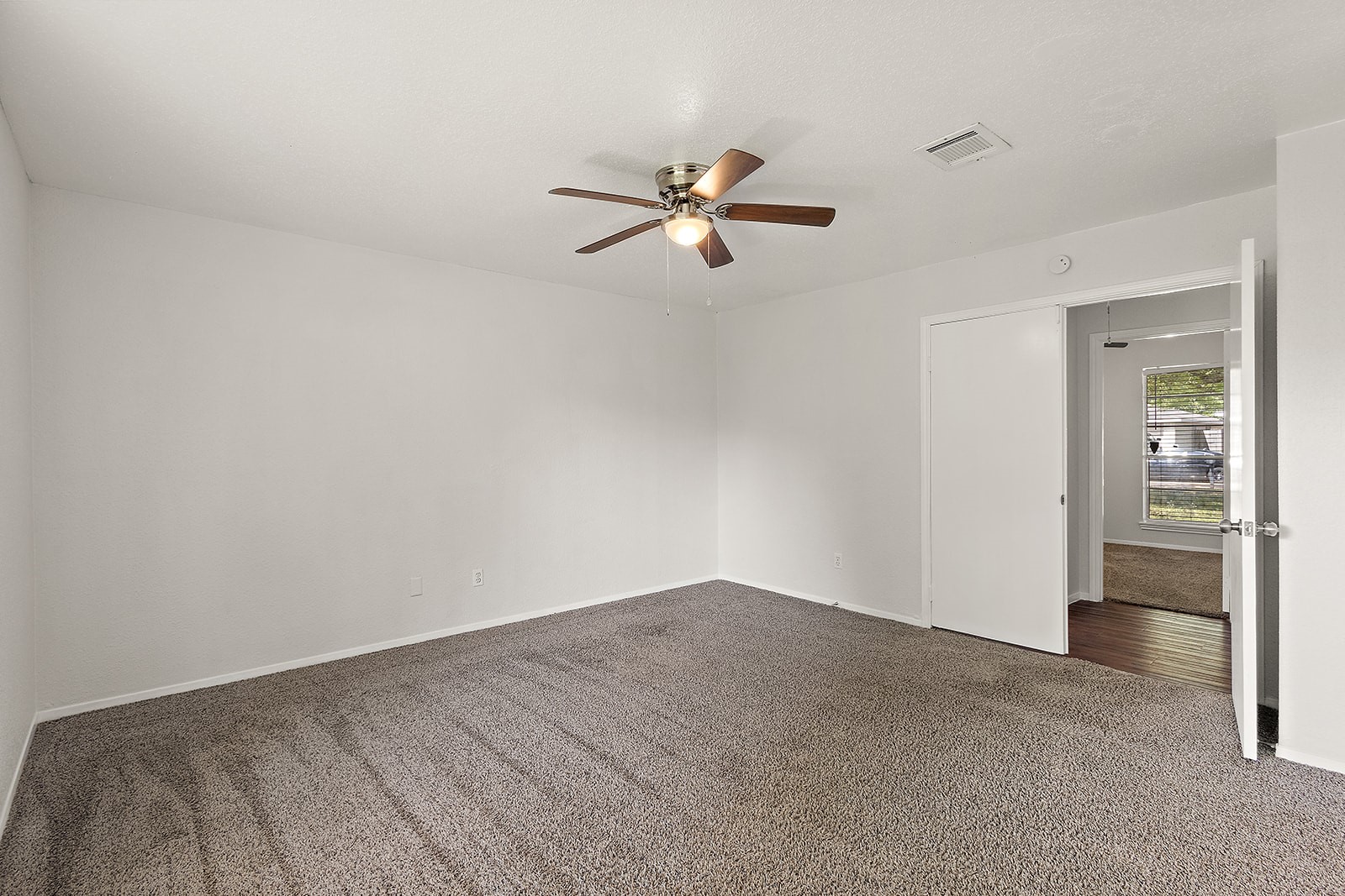 22307 Red River Drive Property Photo 9