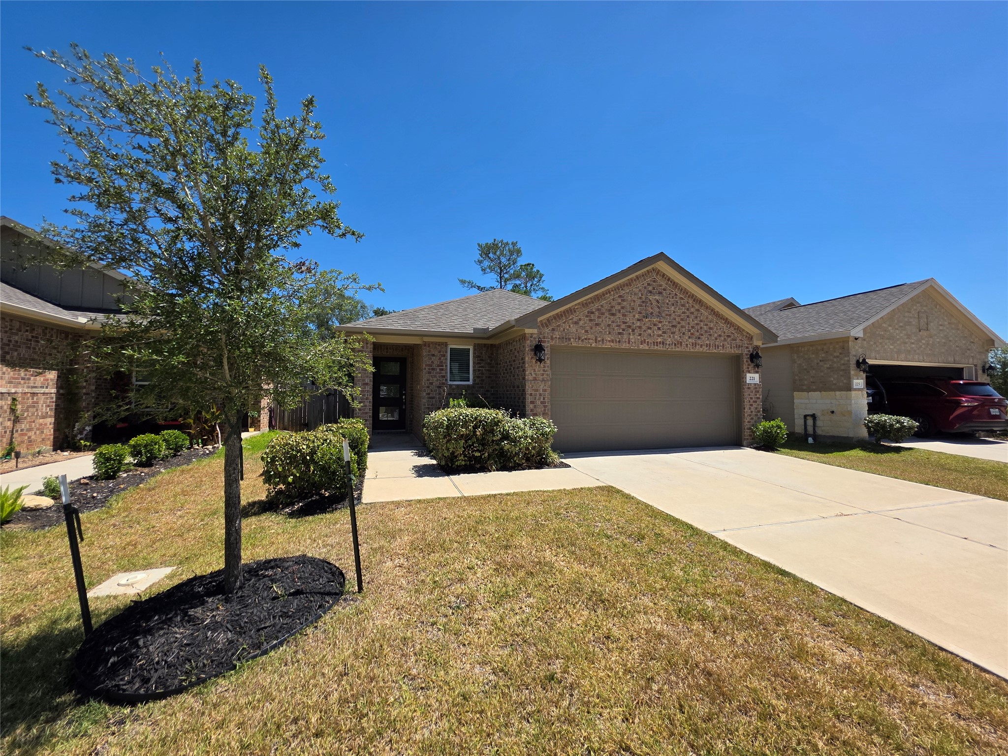 221 Harper Ridge Drive Property Photo 1
