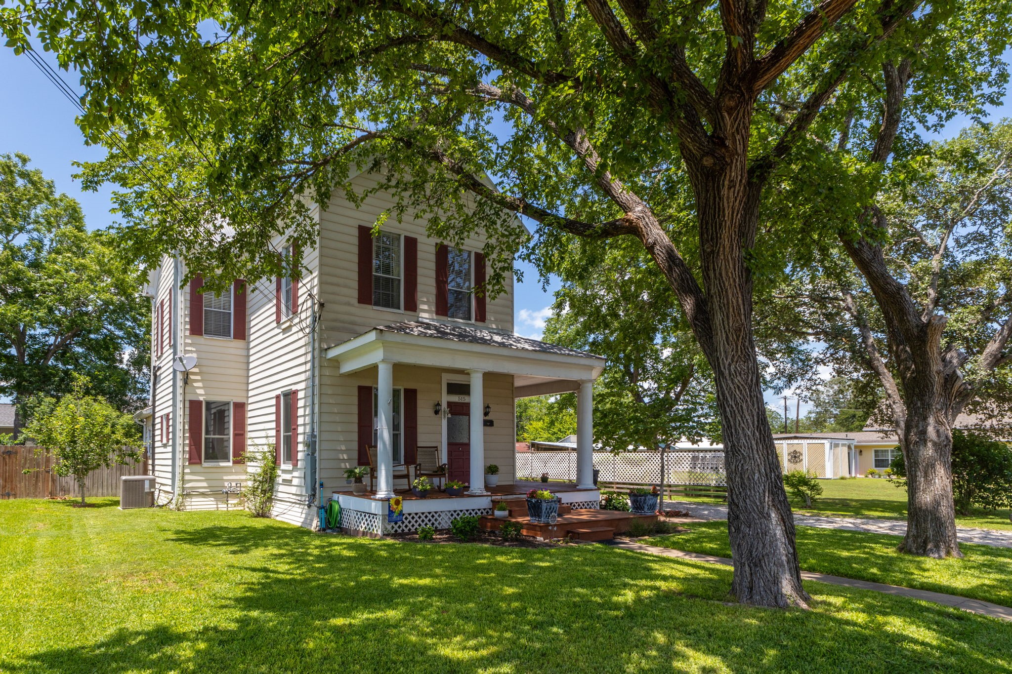 515 Wolf Street Property Photo 1