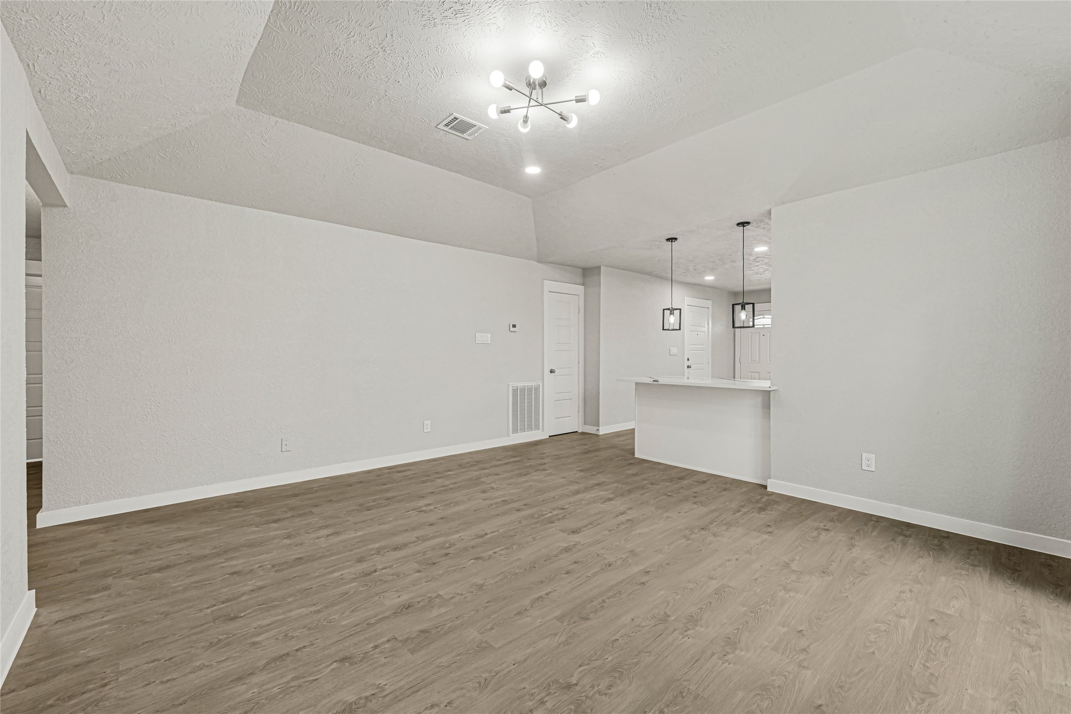 15322 Bedford Glen Drive Property Photo 6