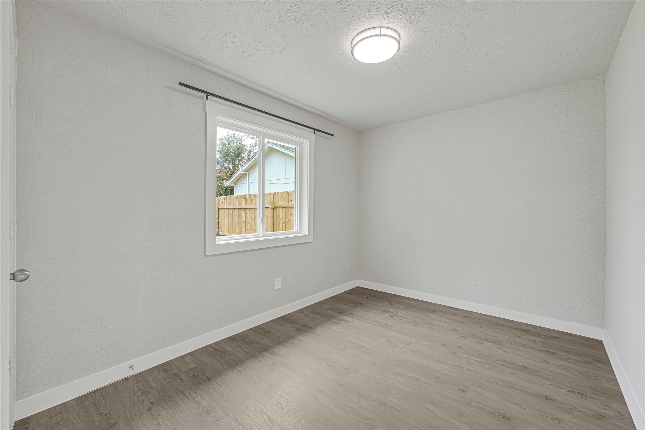 15322 Bedford Glen Drive Property Photo 10