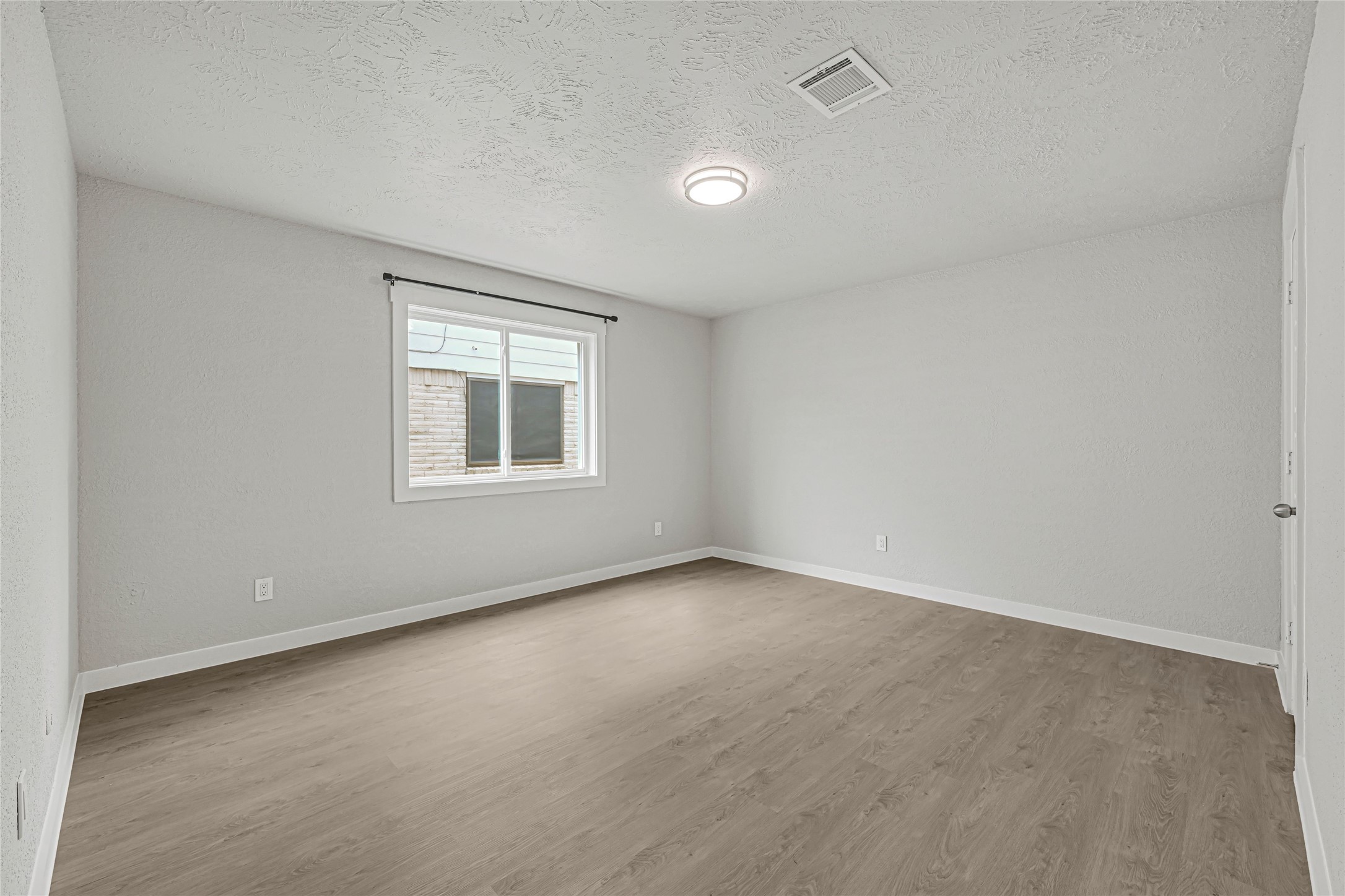 15322 Bedford Glen Drive Property Photo 11