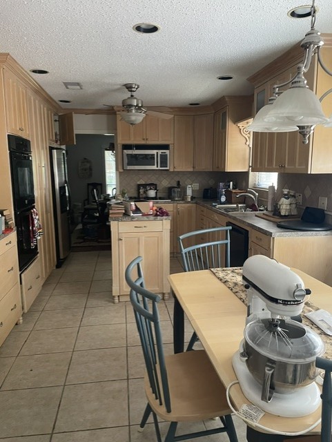 22207 N Greenbrook Drive N Property Photo 2