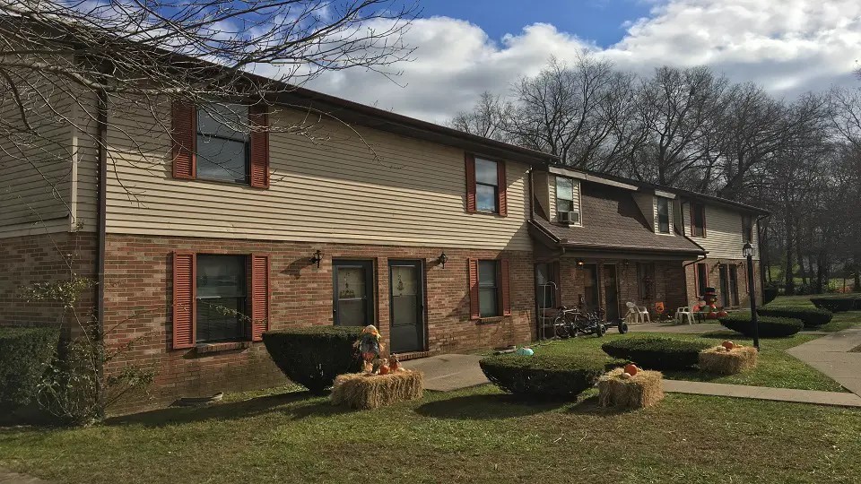 400 Elm St Property Photo 5