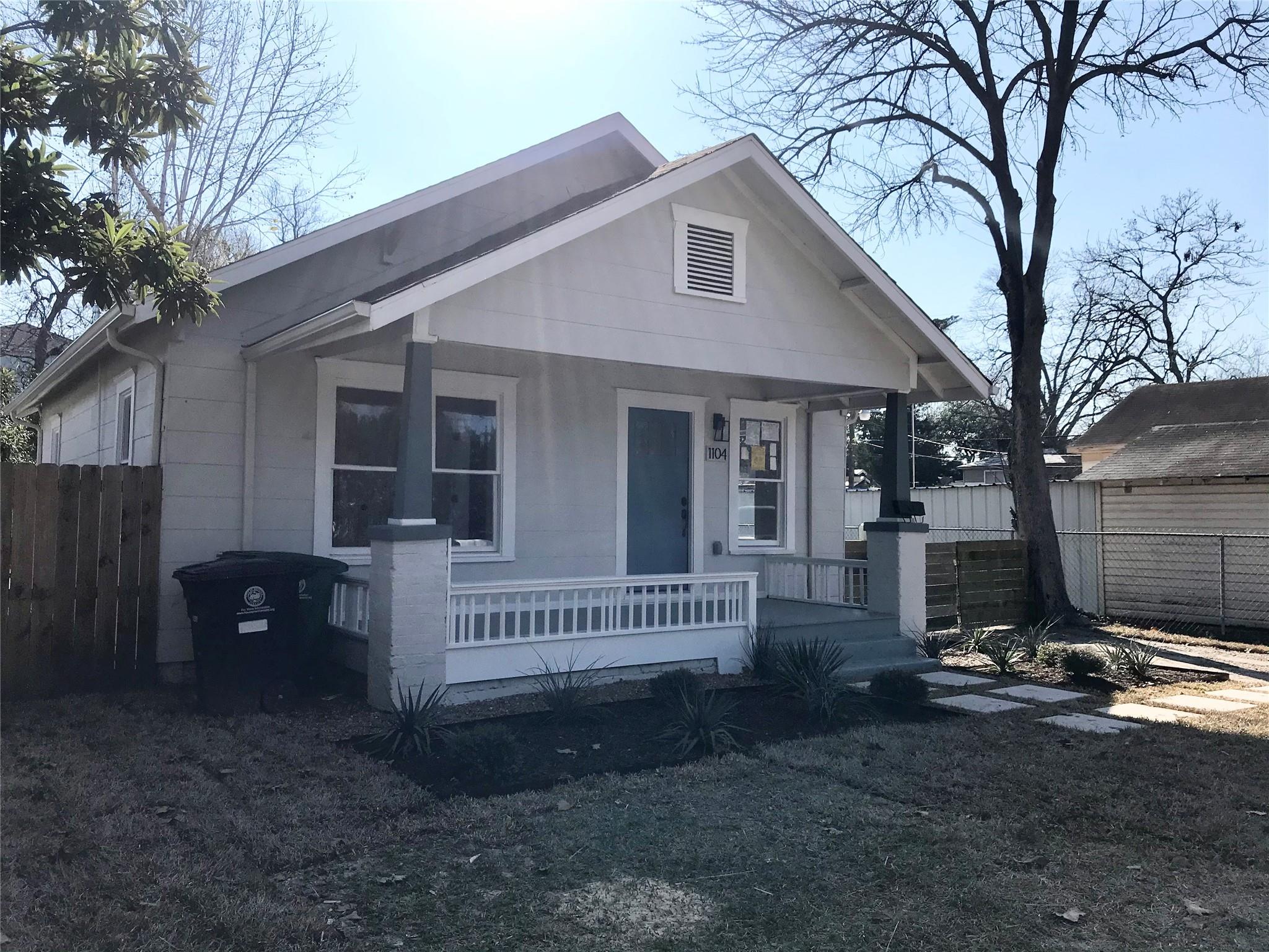 1104 E 26th Street Property Photo 2