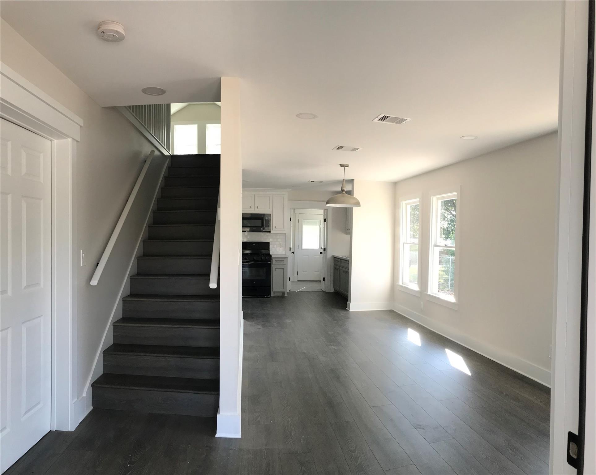 1104 E 26th Street Property Photo 14