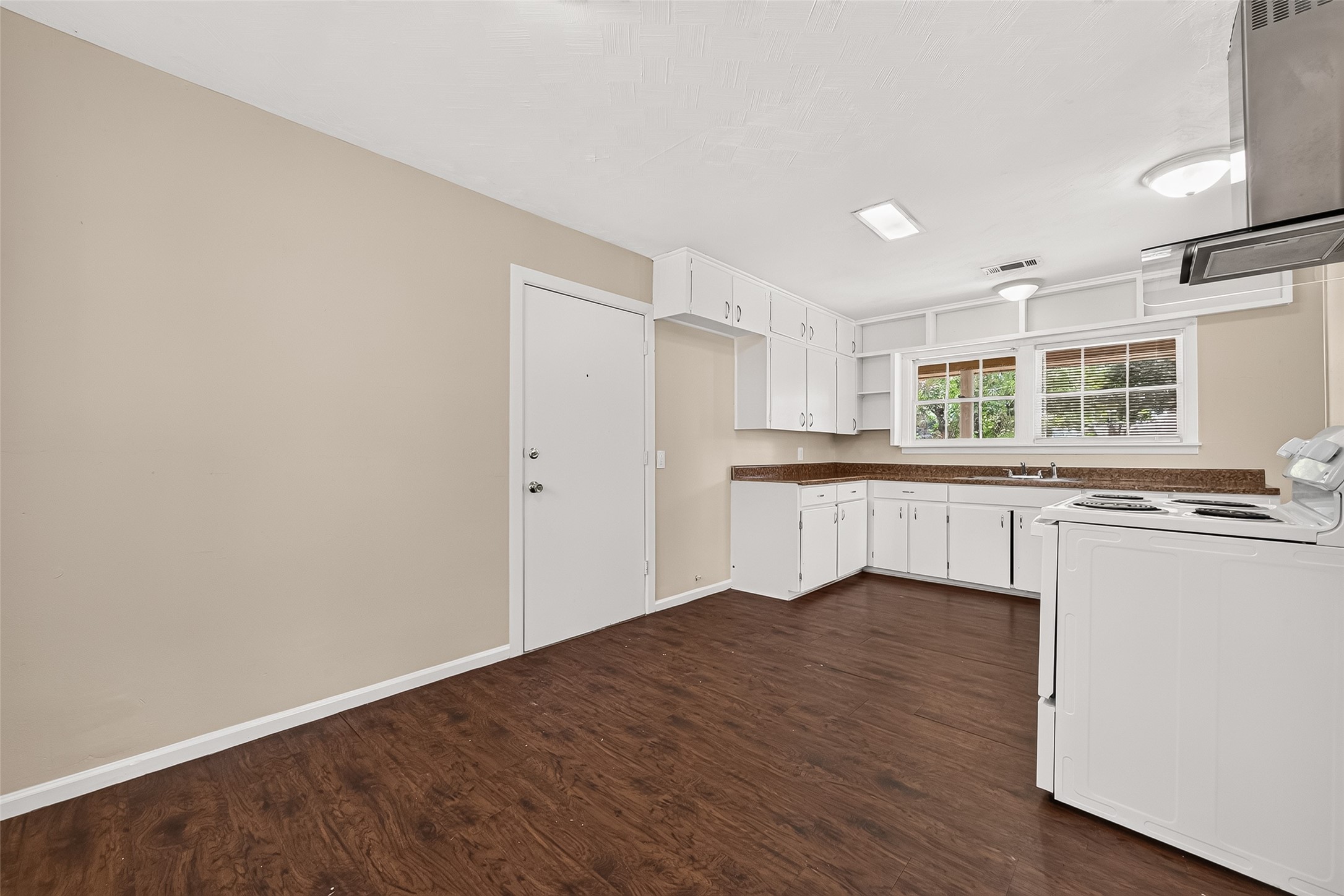 1230 Kirsten Street Property Photo 20