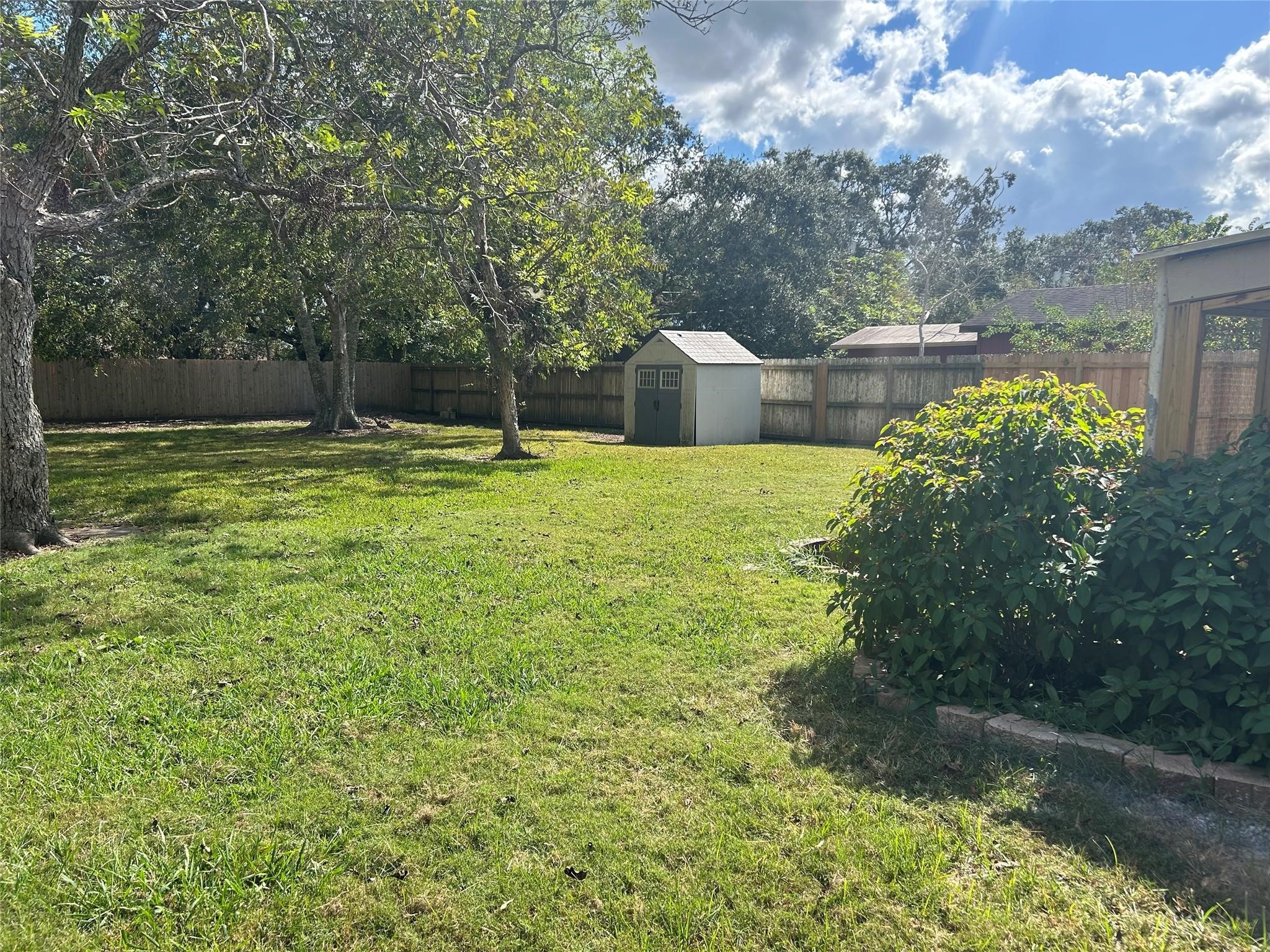 708 Western Avenue Property Photo 17