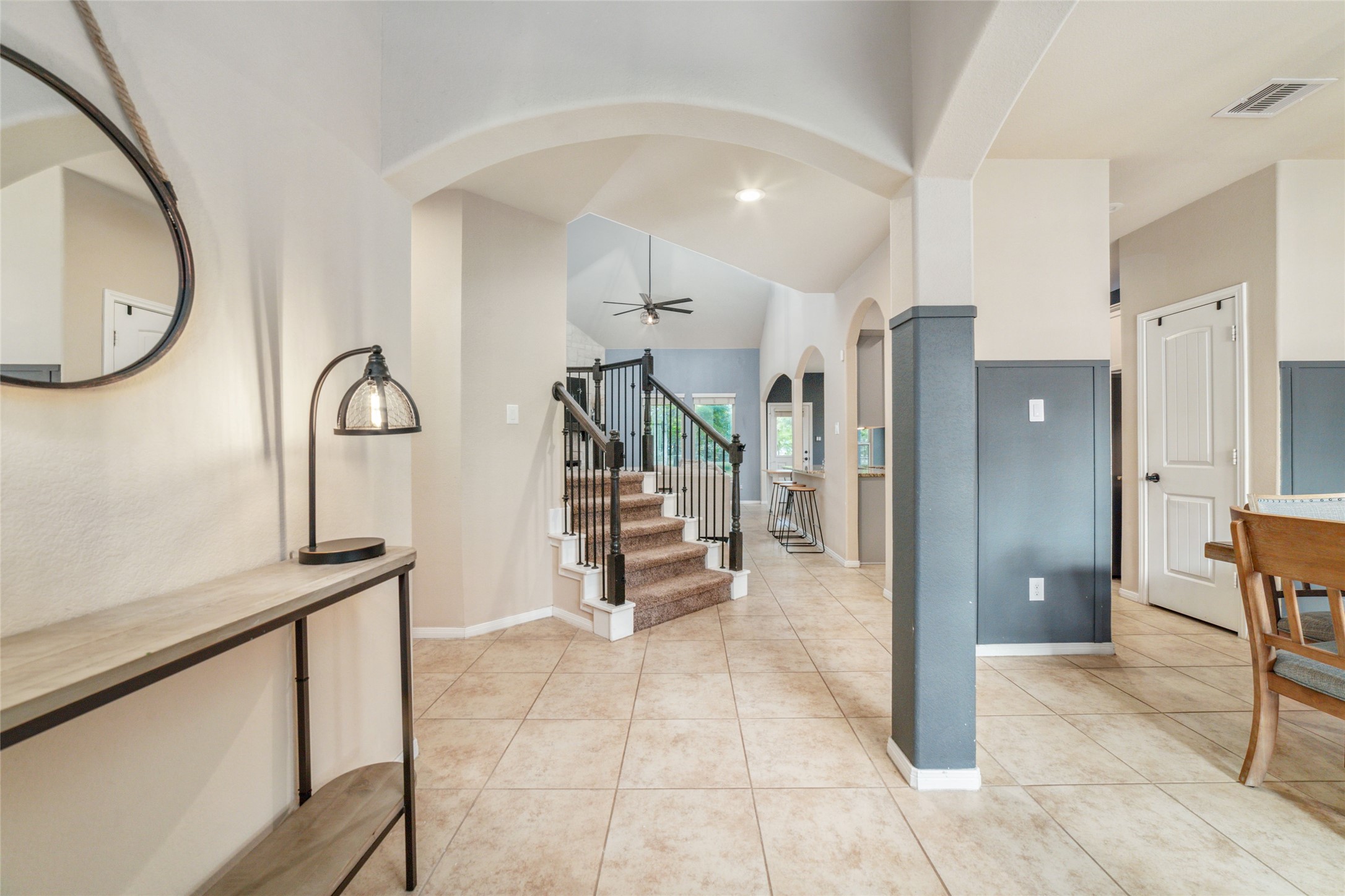 9239 Silver Back Trail Property Photo 4
