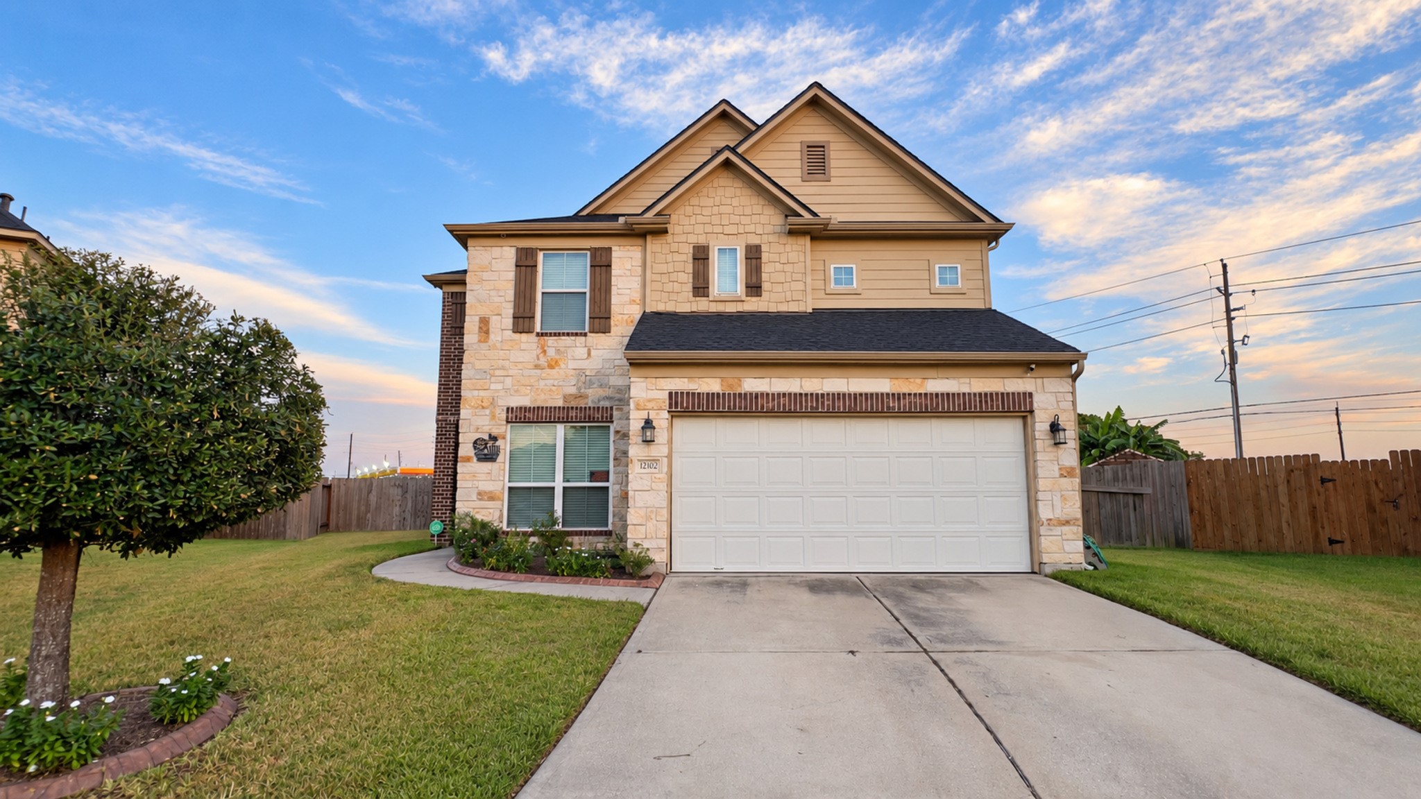12102 Kings Fall Drive Property Photo 1
