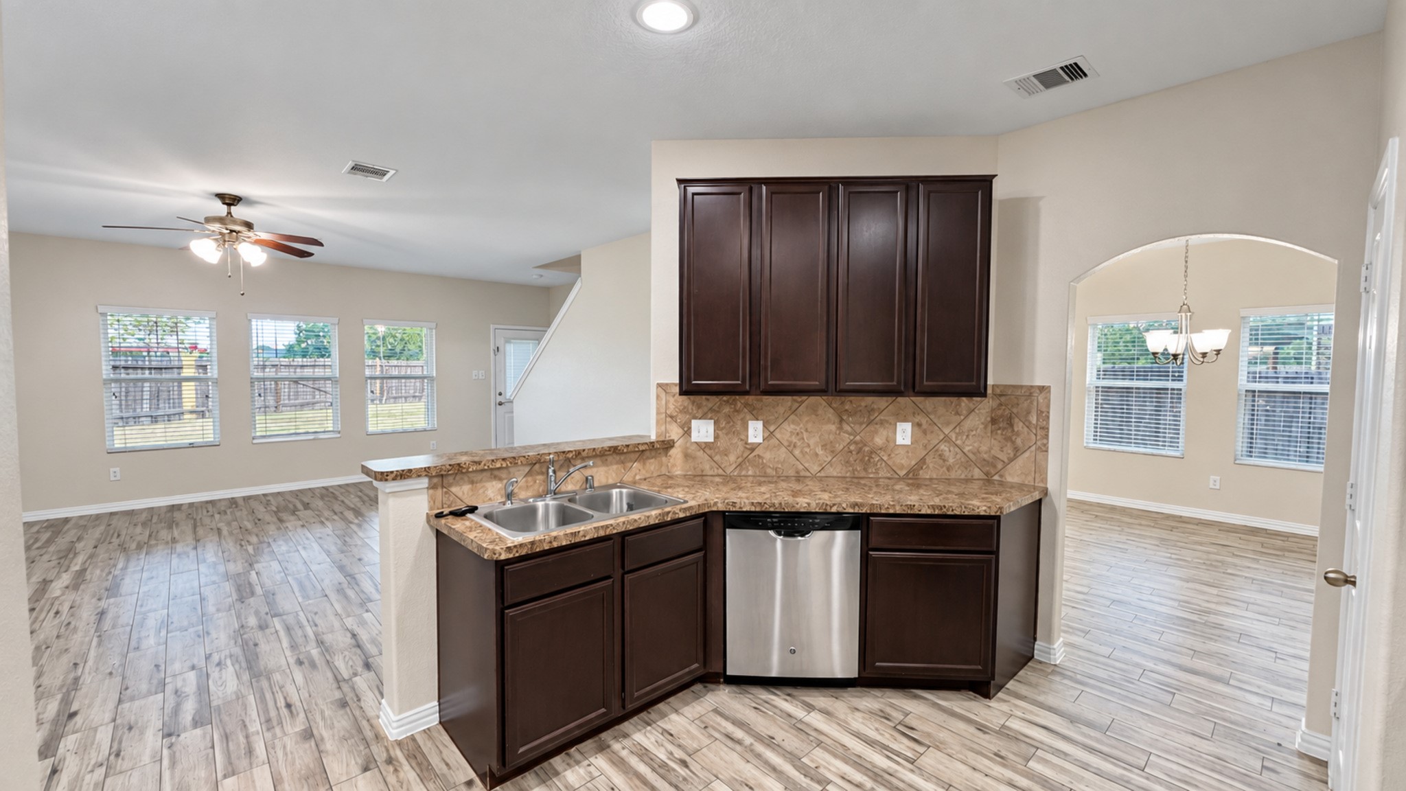 12102 Kings Fall Drive Property Photo 8