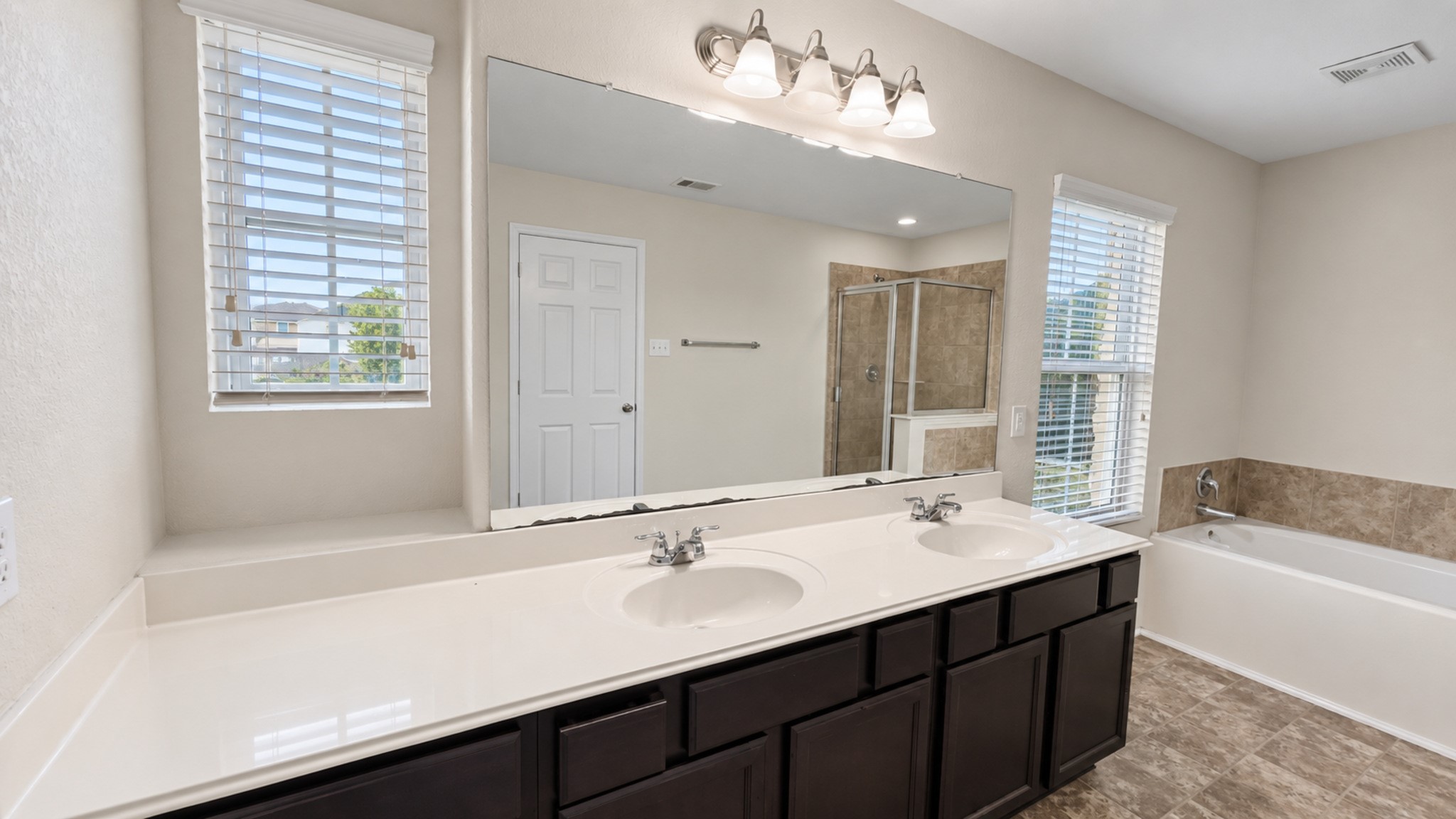 12102 Kings Fall Drive Property Photo 14