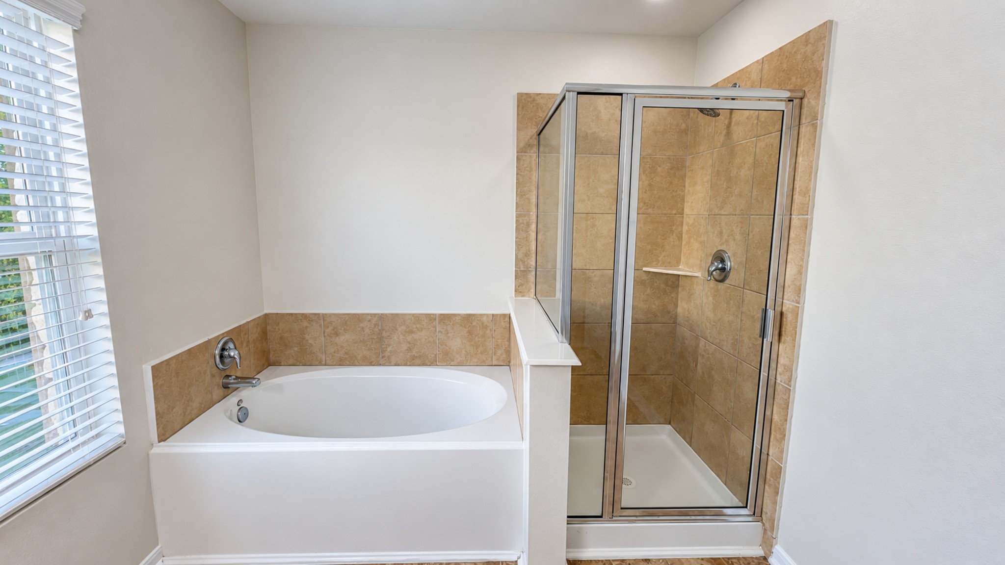 12102 Kings Fall Drive Property Photo 15