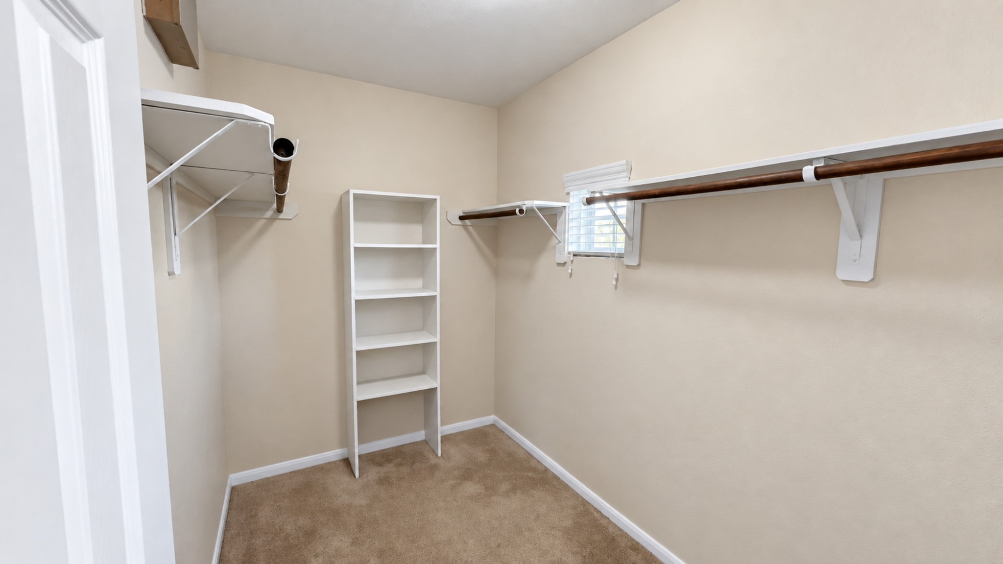 12102 Kings Fall Drive Property Photo 16