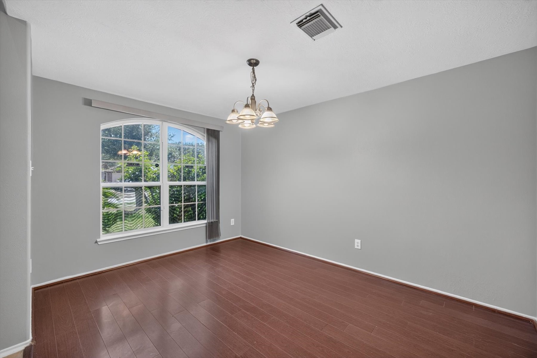 1426 Zinnia Road Property Photo 4