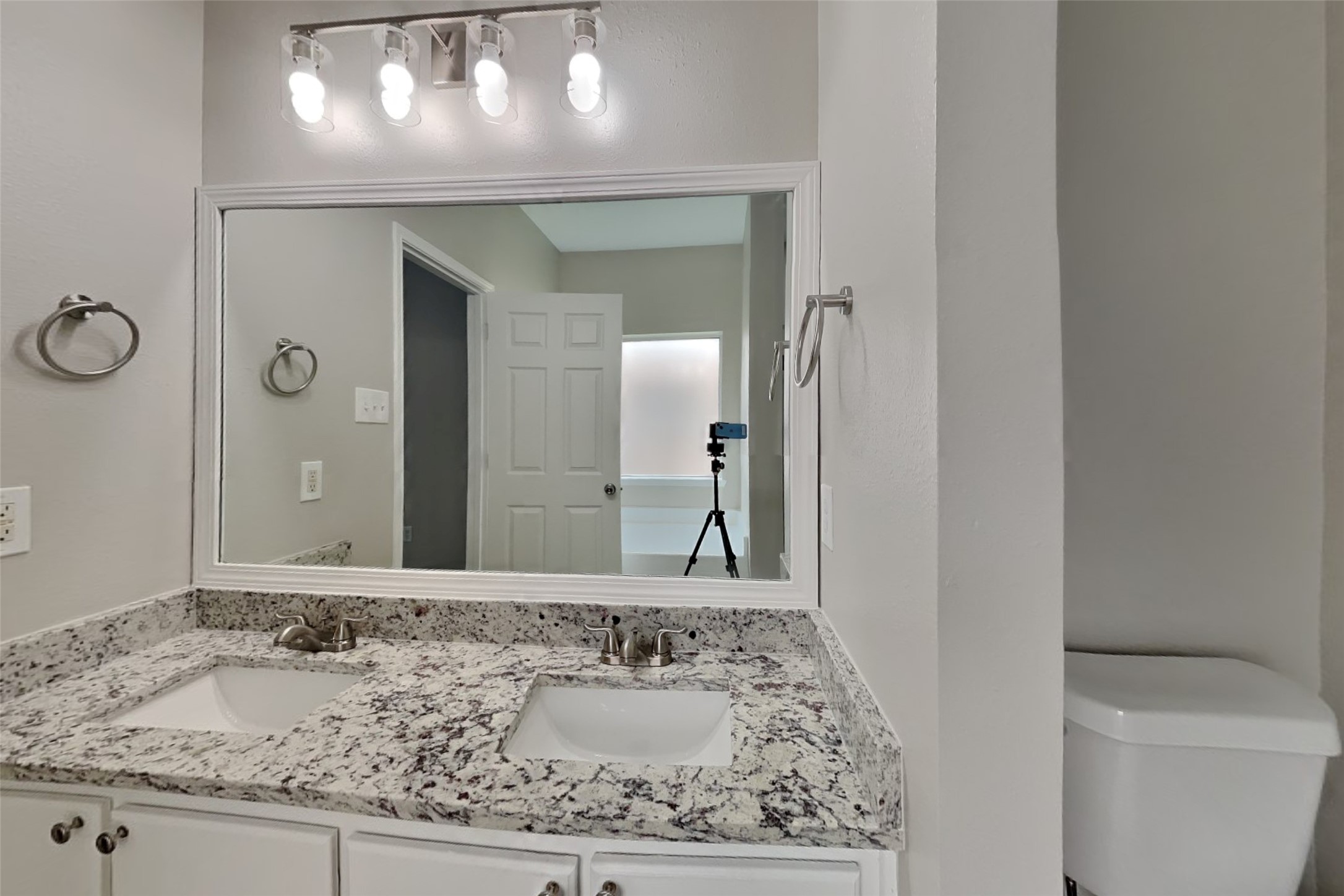 22022 Willow Downs Drive Property Photo 8