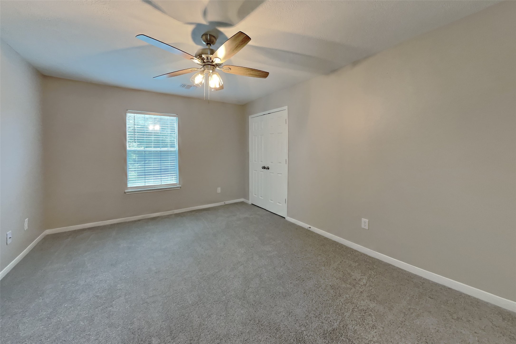 22022 Willow Downs Drive Property Photo 9