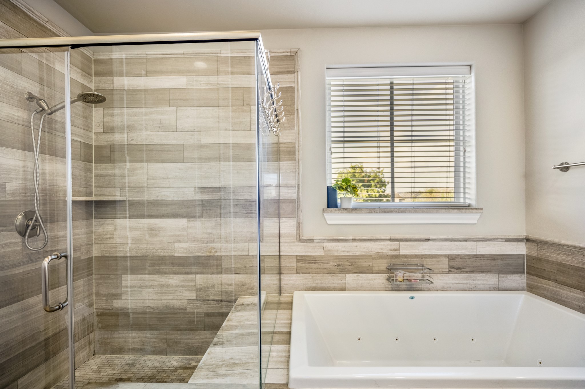 2131 Mcilhenny Street Property Photo 17